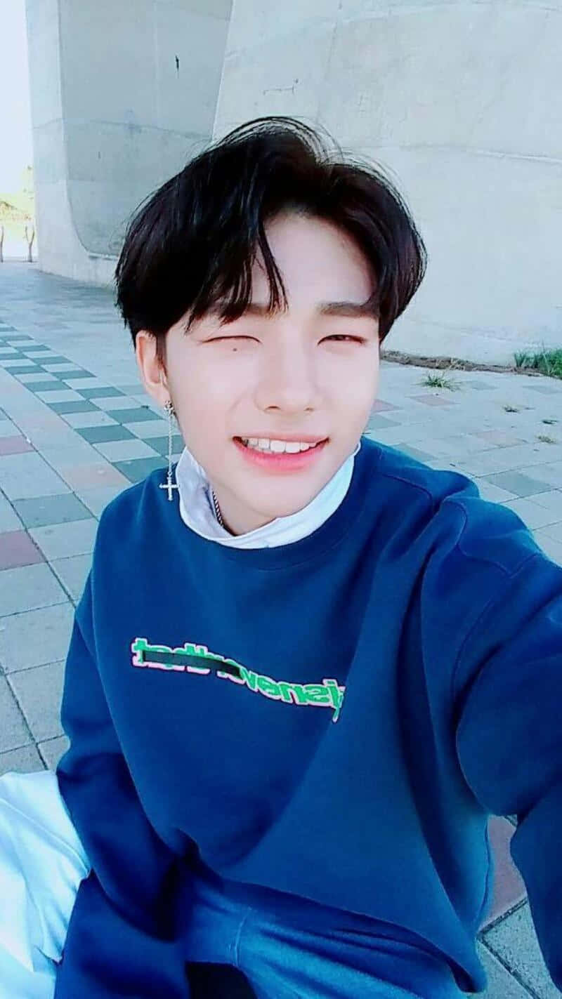 Hyunjin, South Korean Rapper, blue sweatshirt, HD Phone Wallpaper