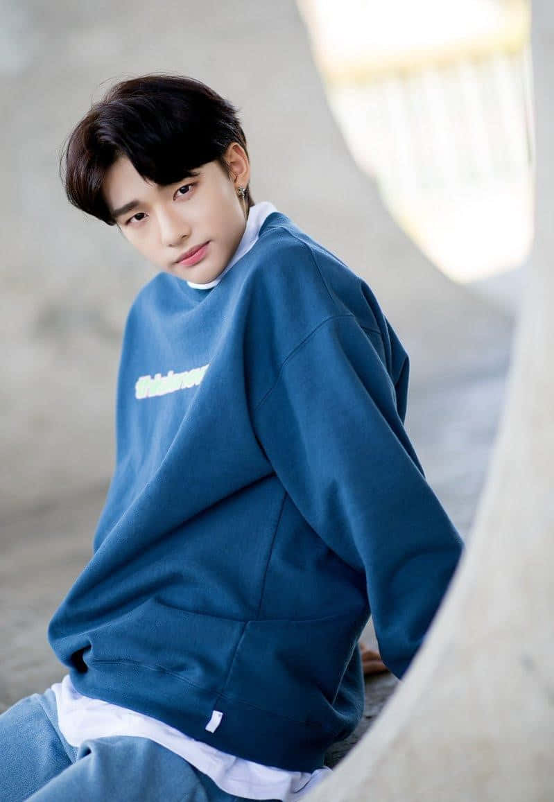 Hyunjin, South Korean Rapper, blue sweatshirt, SD Phone Wallpaper