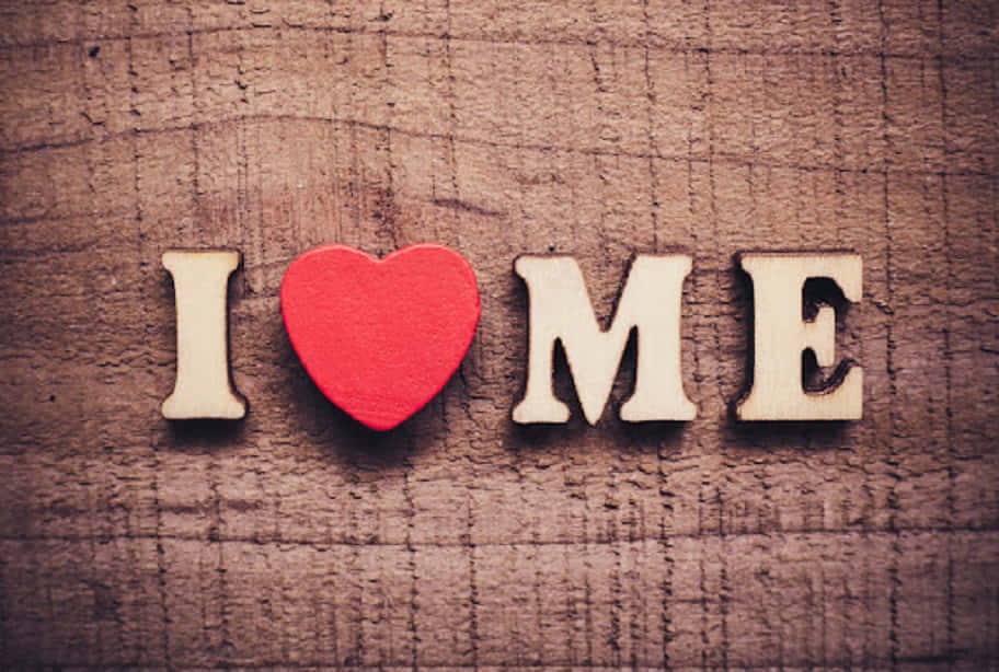I heart ME, red heart, textured brown wooden surface, SD Desktop Wallpaper