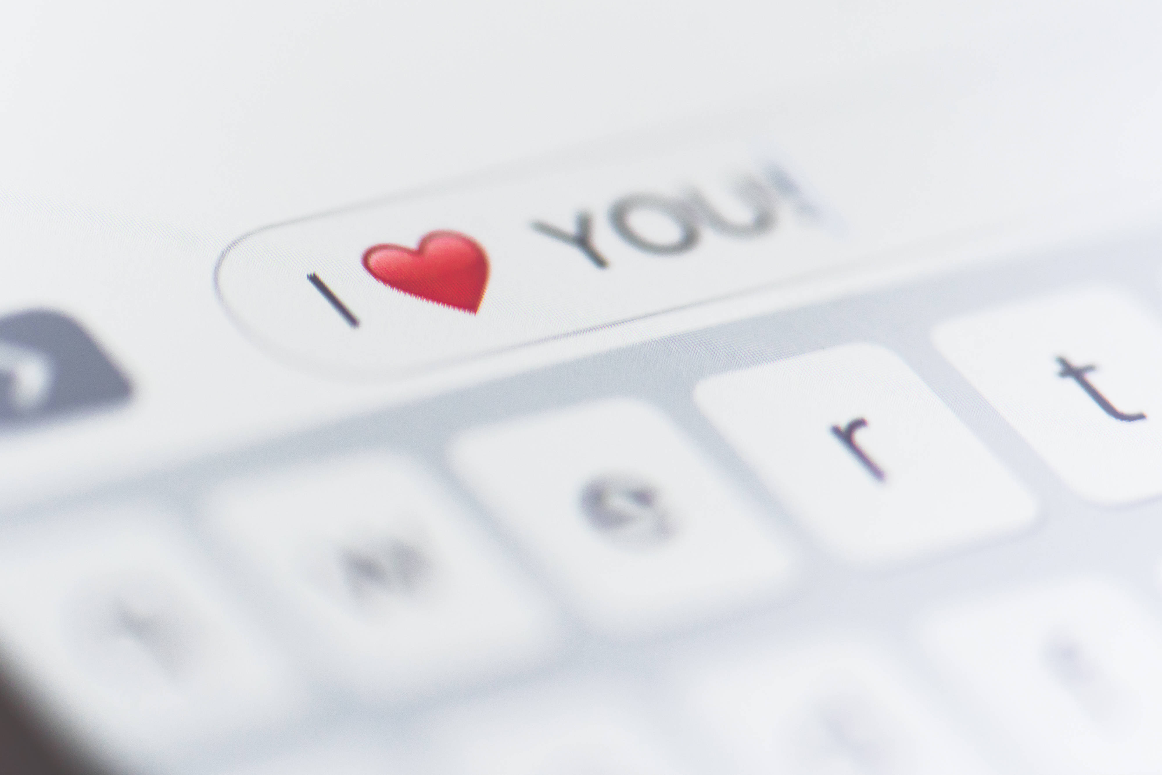 I Love You So Much Text Message, smartphone keyboard, text input field, 4K Desktop Wallpaper