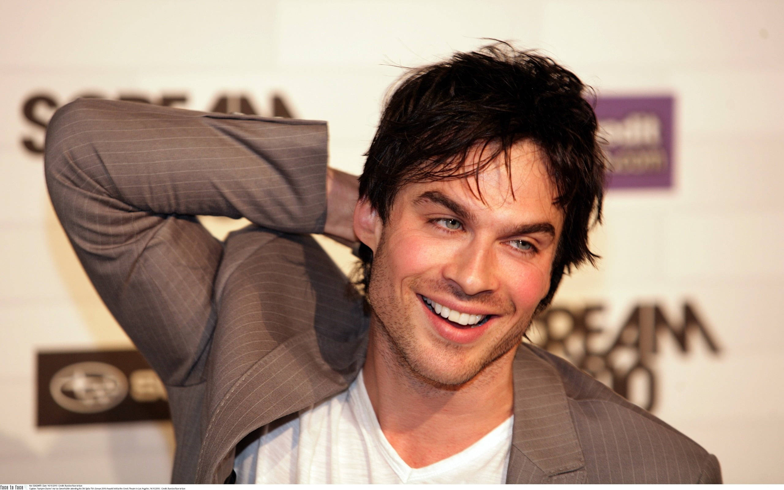 Ian Somerhalder, 2010 Scream Awards, pinstripe suit, 2K Desktop Wallpaper