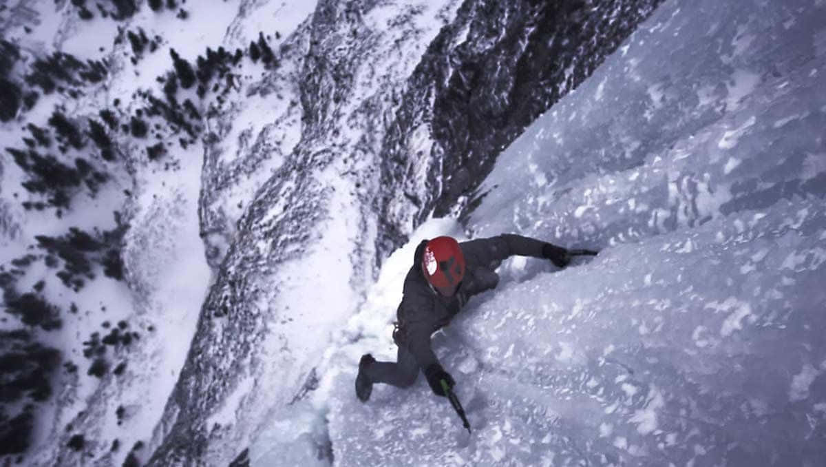 Ice Climbing, red helmet, icy cliff face, SD Desktop Wallpaper