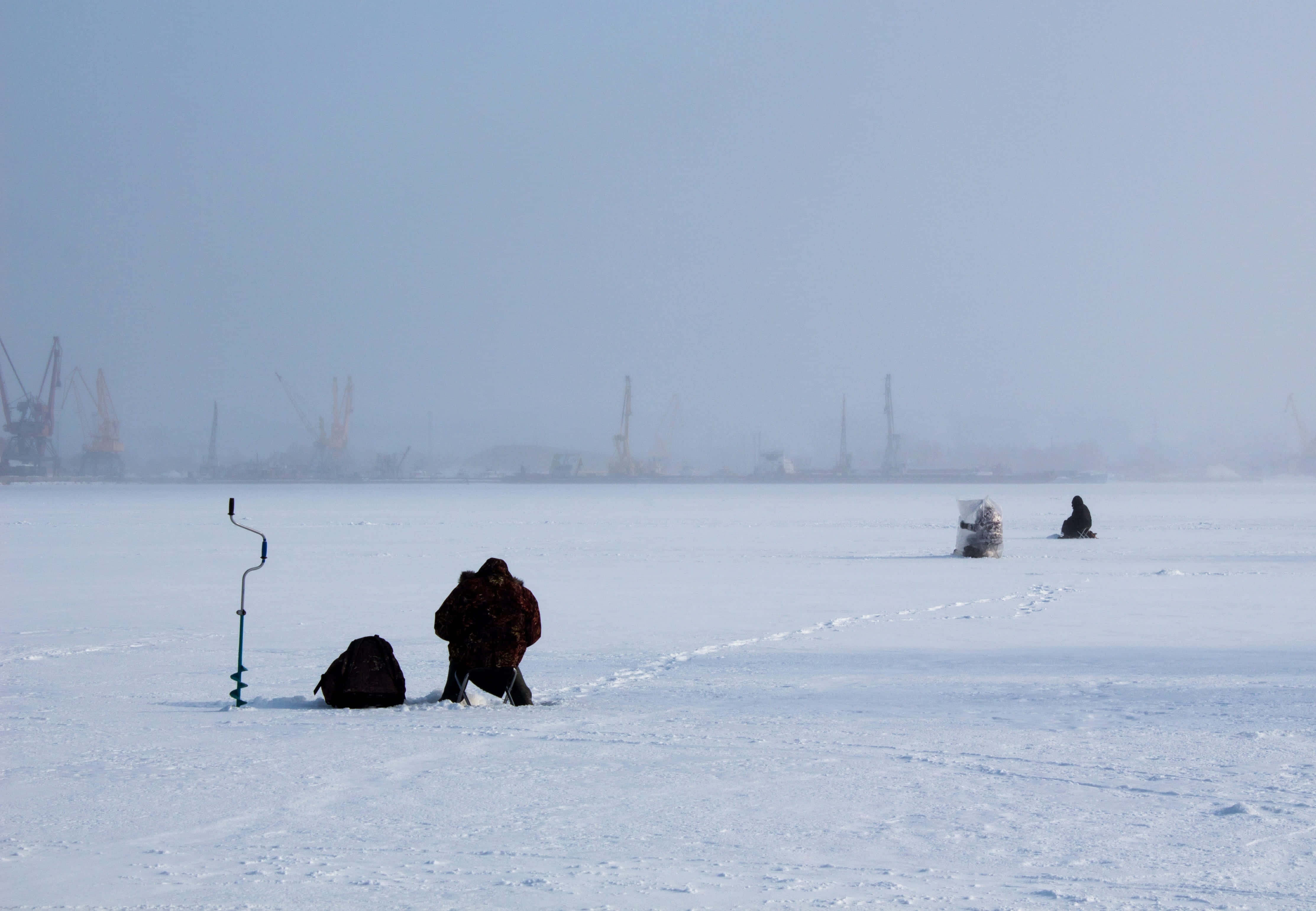 ice fishing, frozen lake, heavy winter gear, 4K Desktop Wallpaper