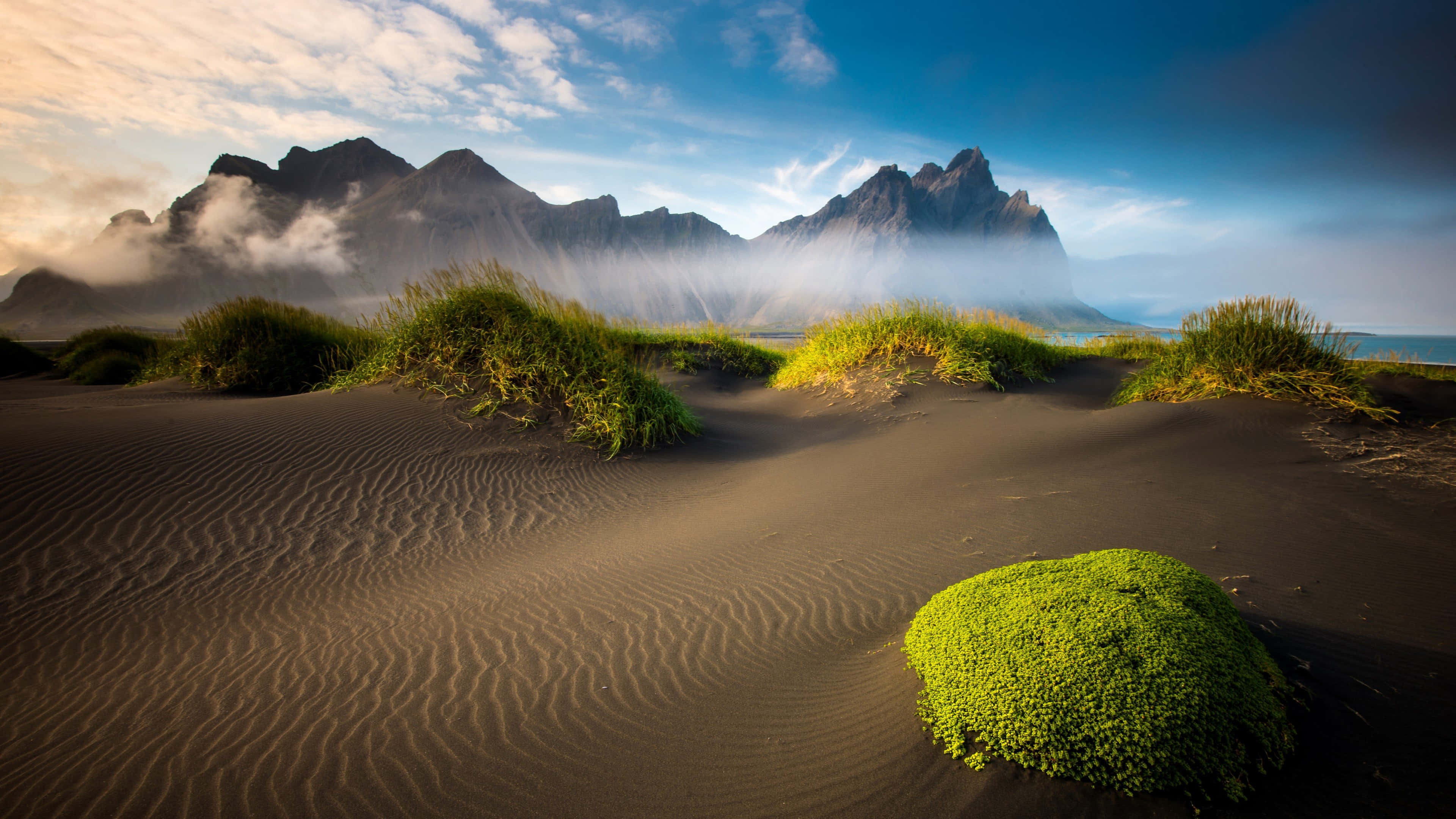 Iceland, dark volcanic sand, misty mountains, 4K Desktop Wallpaper