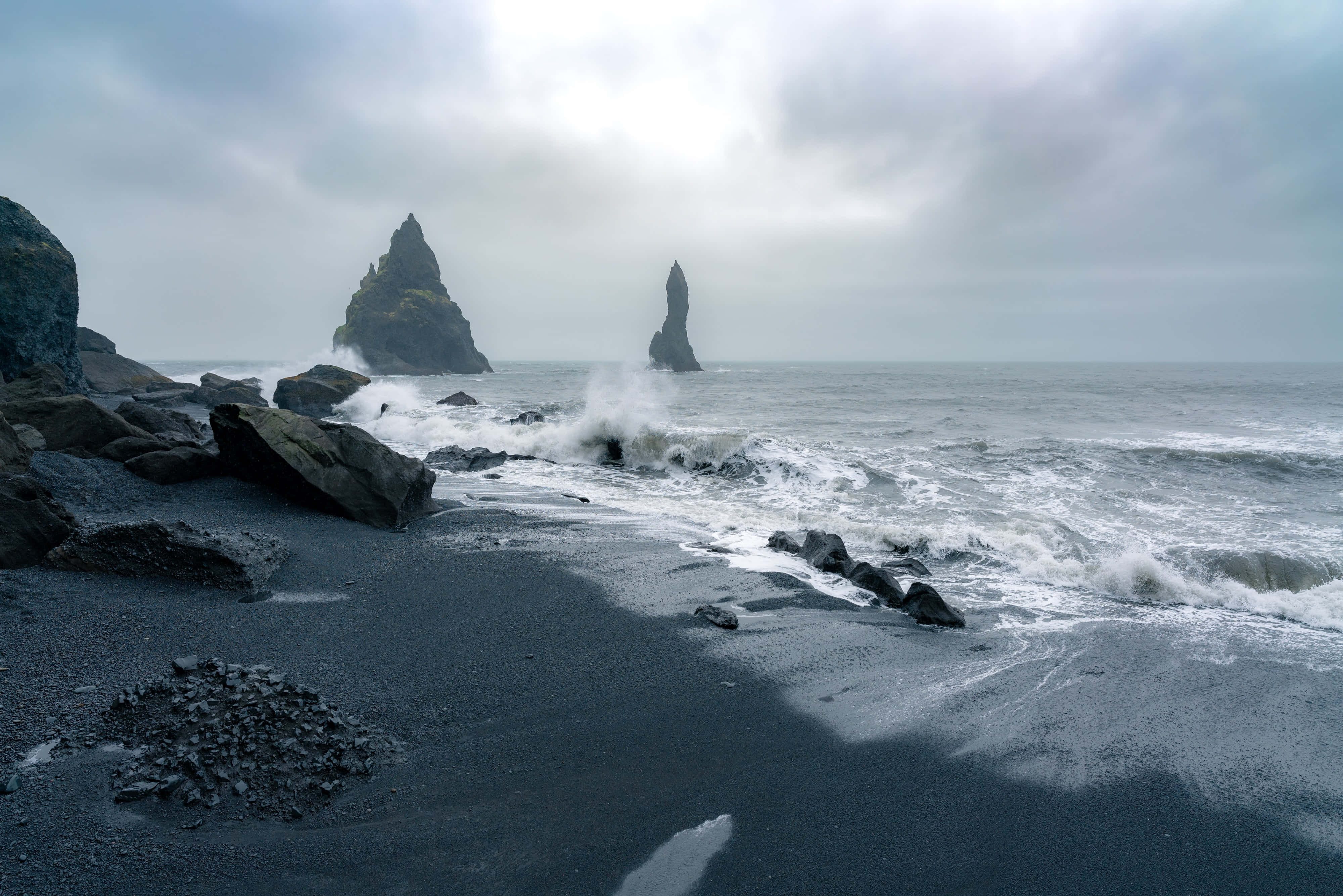 Iceland, black sand beach, dark volcanic rocks, 4K Desktop Wallpaper