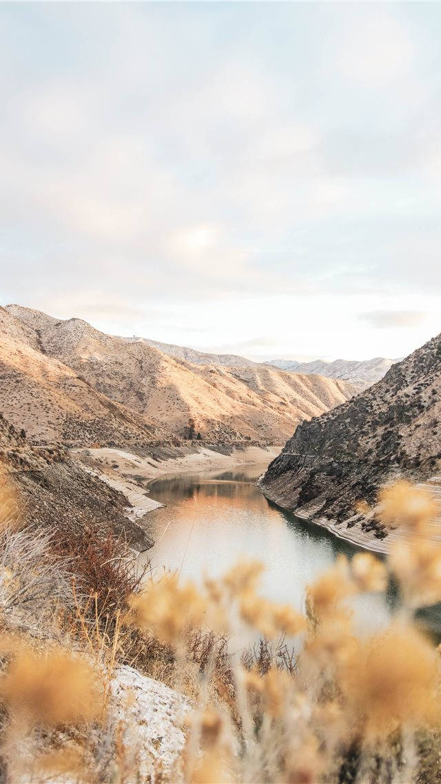 Idaho, valley lake, arid mountains, SD Phone Wallpaper