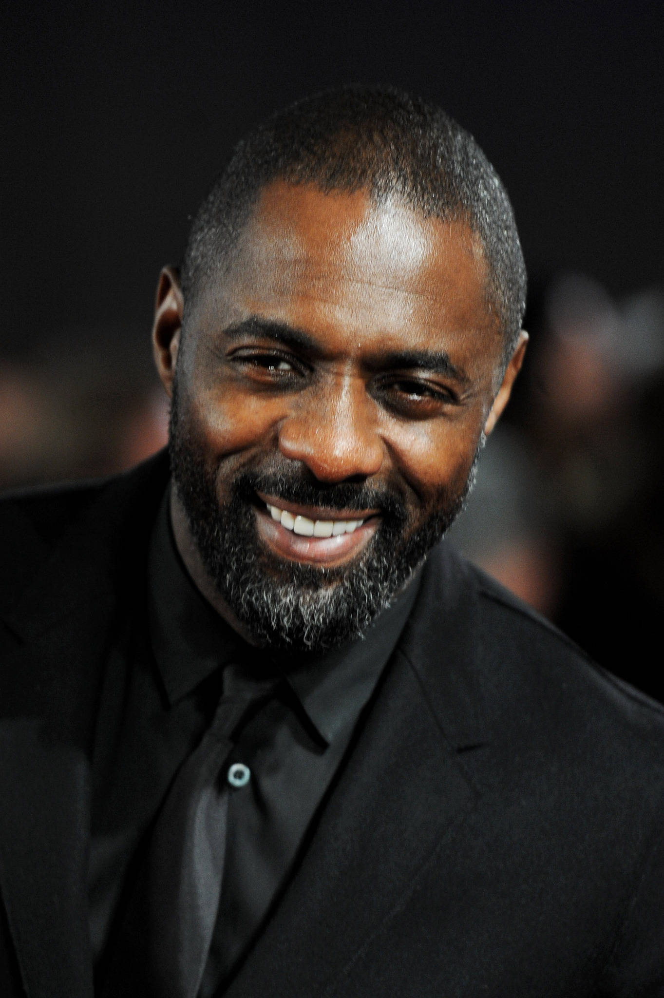 Idris Elba, black suit and tie, graying beard, Full HD Phone Wallpaper