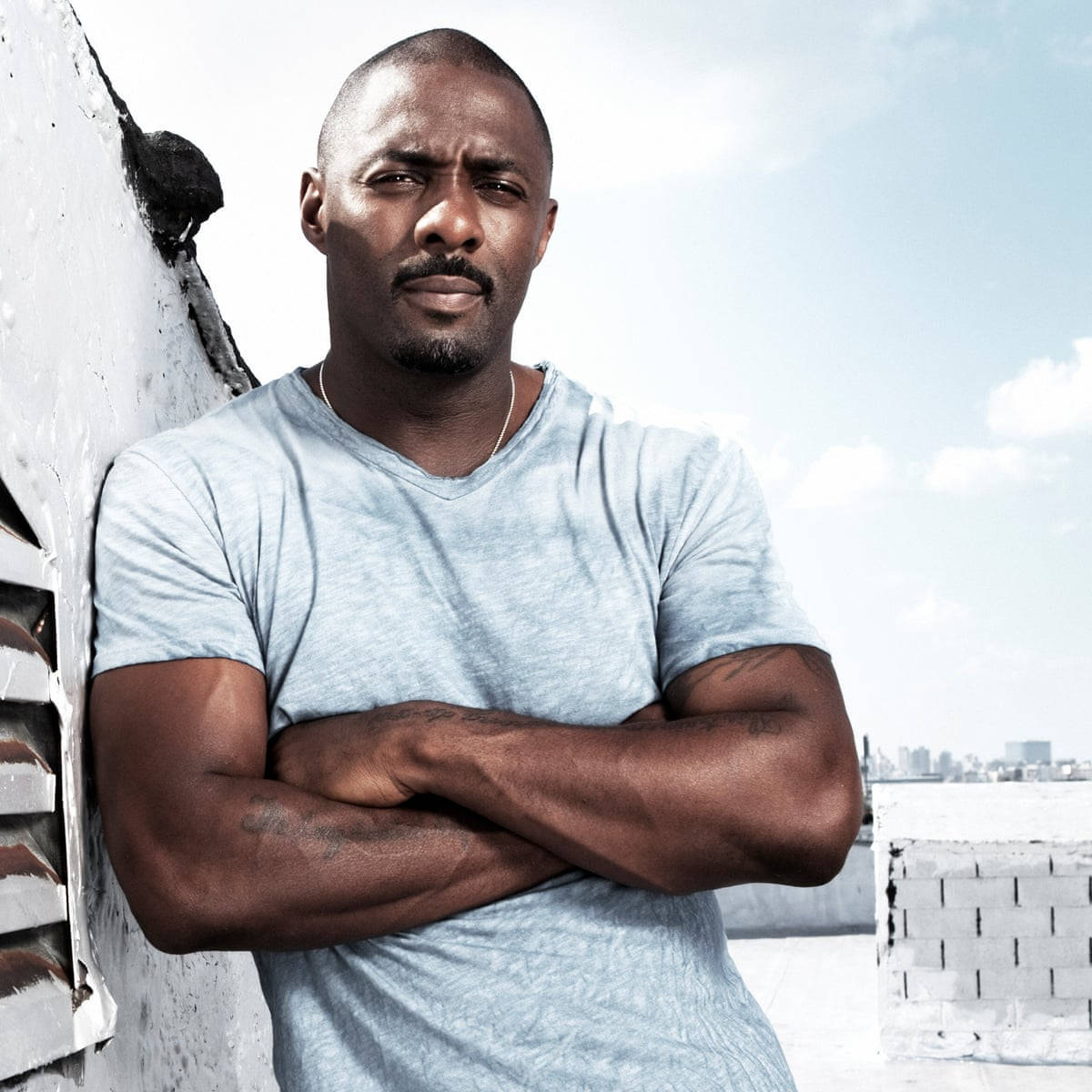 Idris Elba, arms crossed, rooftop, SD Desktop Wallpaper