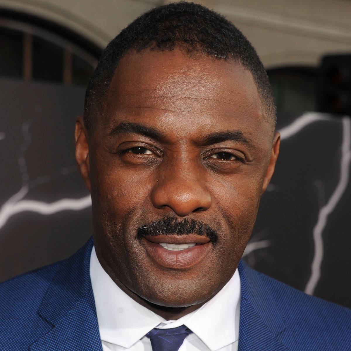 Idris Elba, white suit, navy blue suit, SD Desktop Wallpaper