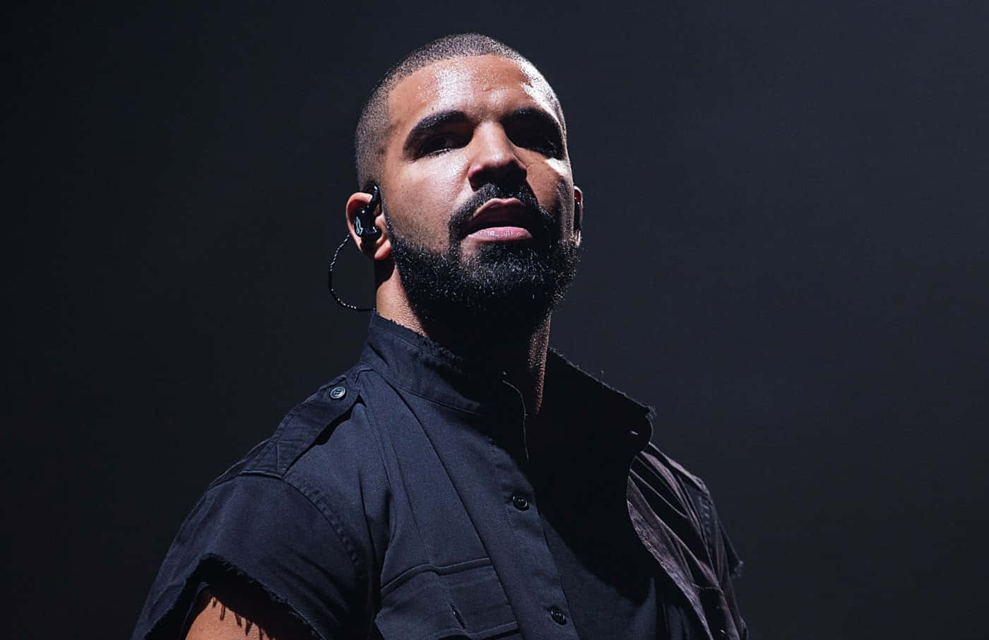 Drake, black shirt, bearded man, HD Desktop Wallpaper