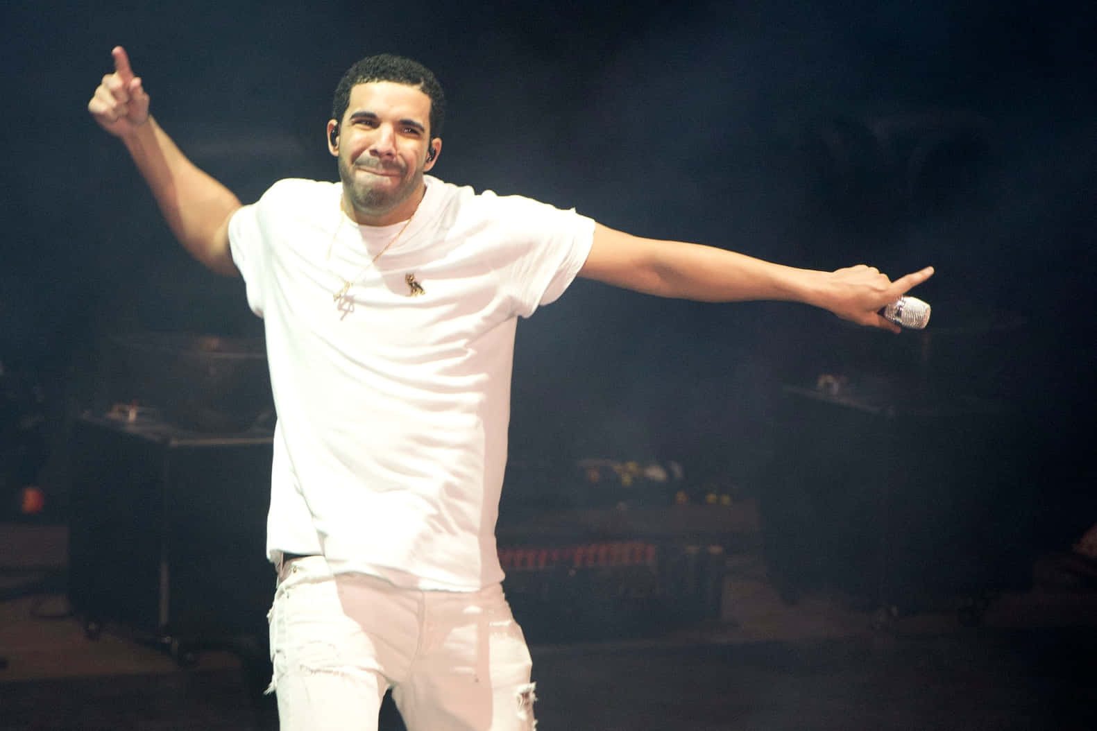 Drake, white outfit, stage lights, HD Desktop Wallpaper