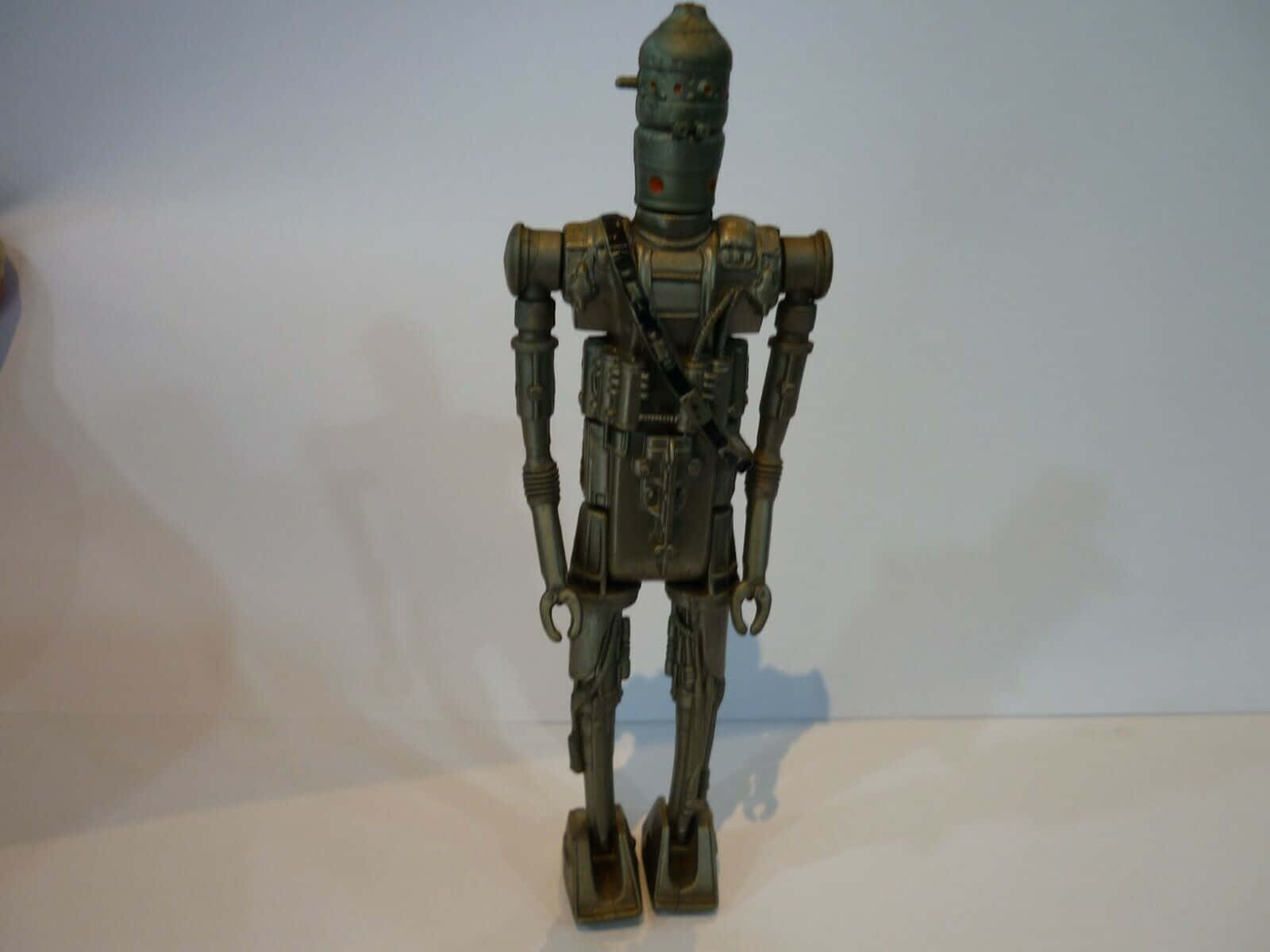 IG-88, robotic bounty hunter, metallic robot figurine, HD Desktop Wallpaper