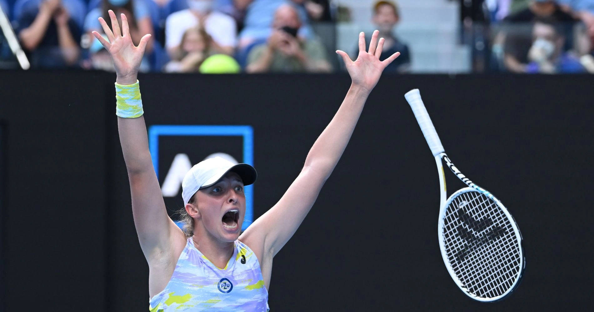 Iga Swiatek, tennis player, arms raised, HD Desktop Wallpaper