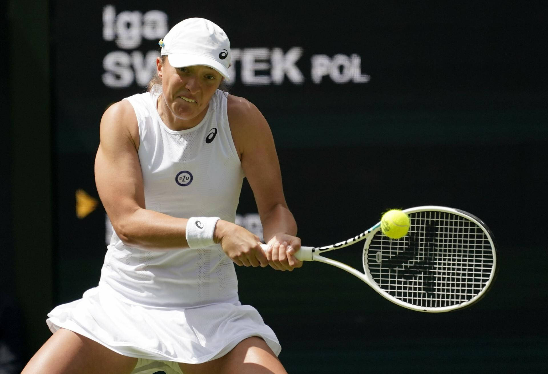 Iga Swiatek, backhand shot, white gear, Full HD Desktop Wallpaper