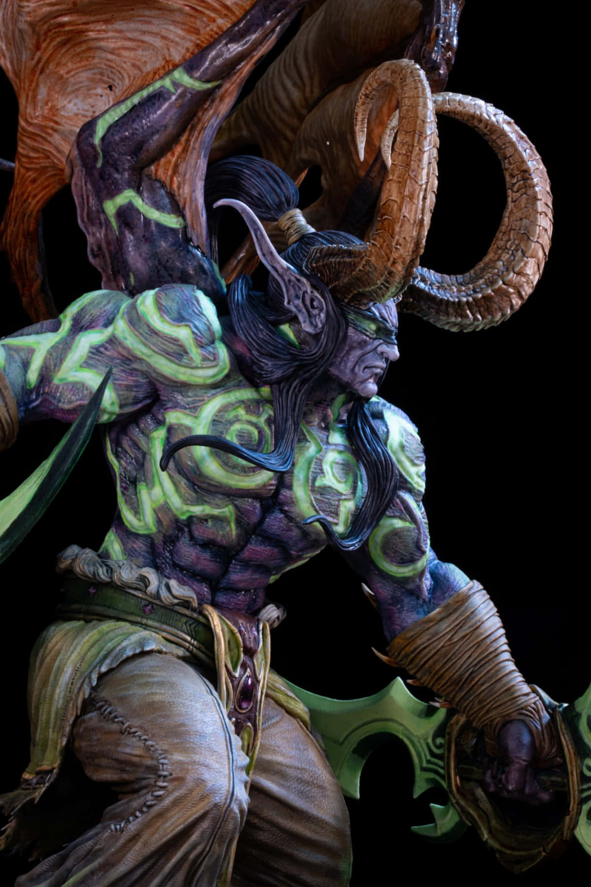 Illidan Stormrage, glowing green tattoos, massive curved horns, HD Phone Wallpaper