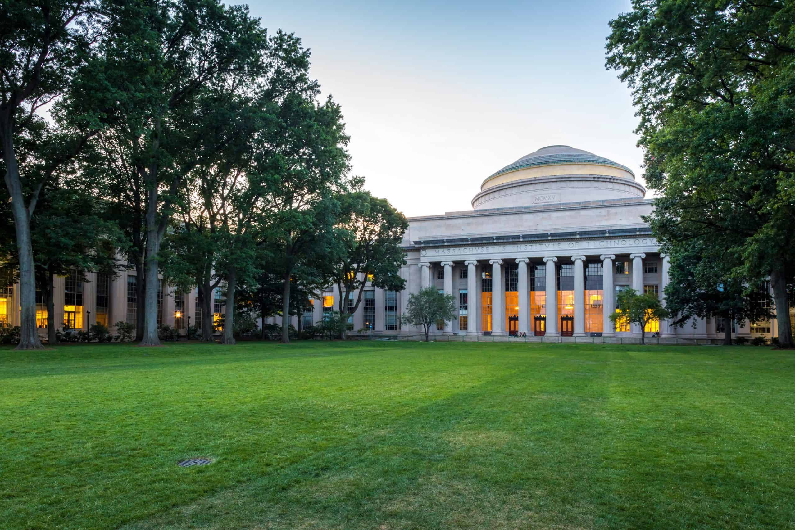 Illinois Institute Of Technology, neoclassical building, dome, 2K Desktop Wallpaper