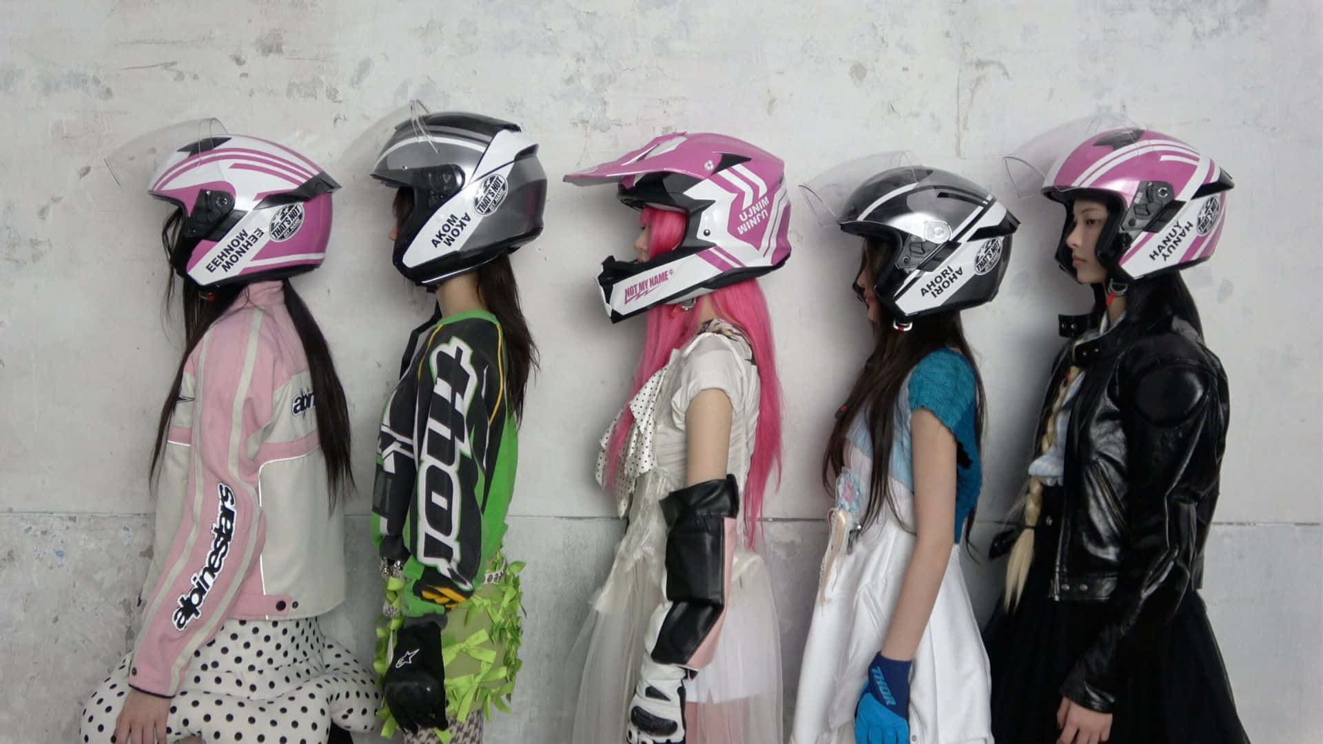 Illit, fashion helmet collection, motorcycle gear, Full HD Desktop Wallpaper