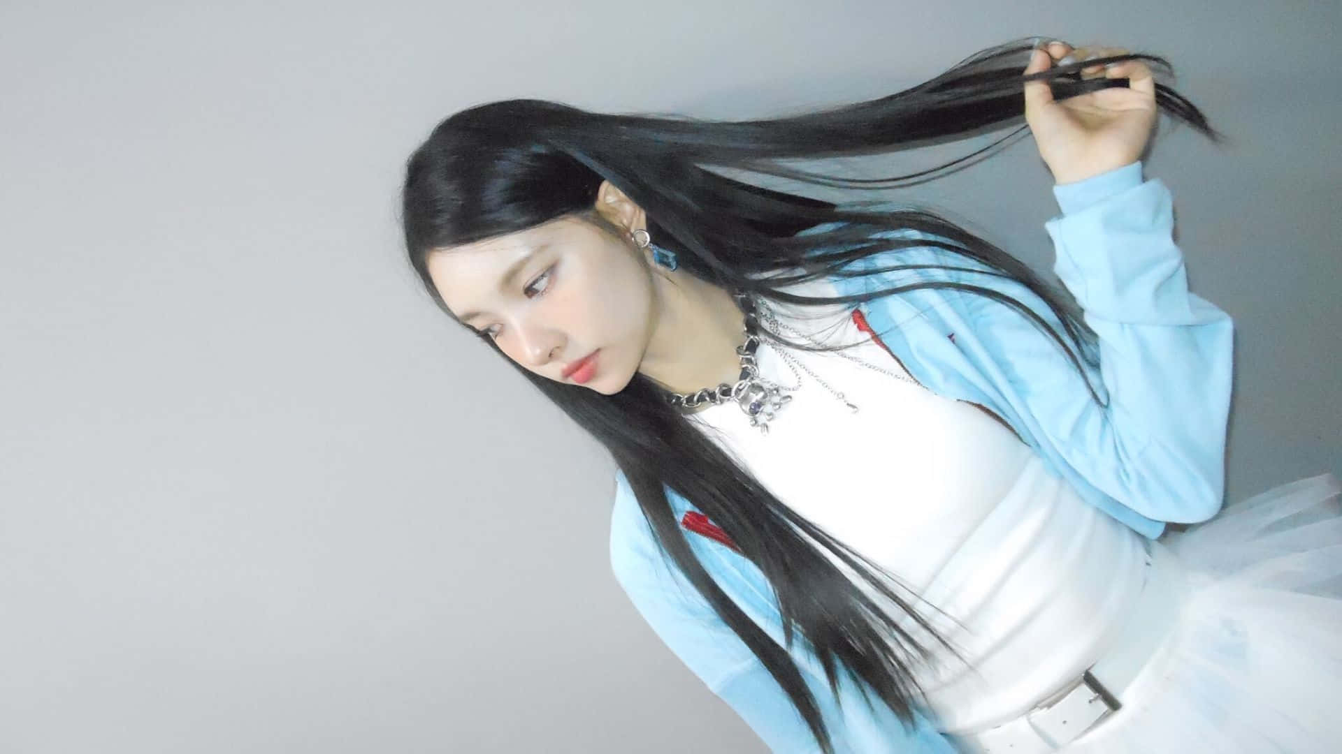 Illit, long black hair, light blue jacket, Full HD Desktop Wallpaper