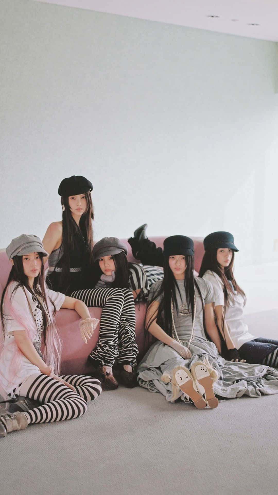 Illit, five young women, caps, Full HD Phone Wallpaper