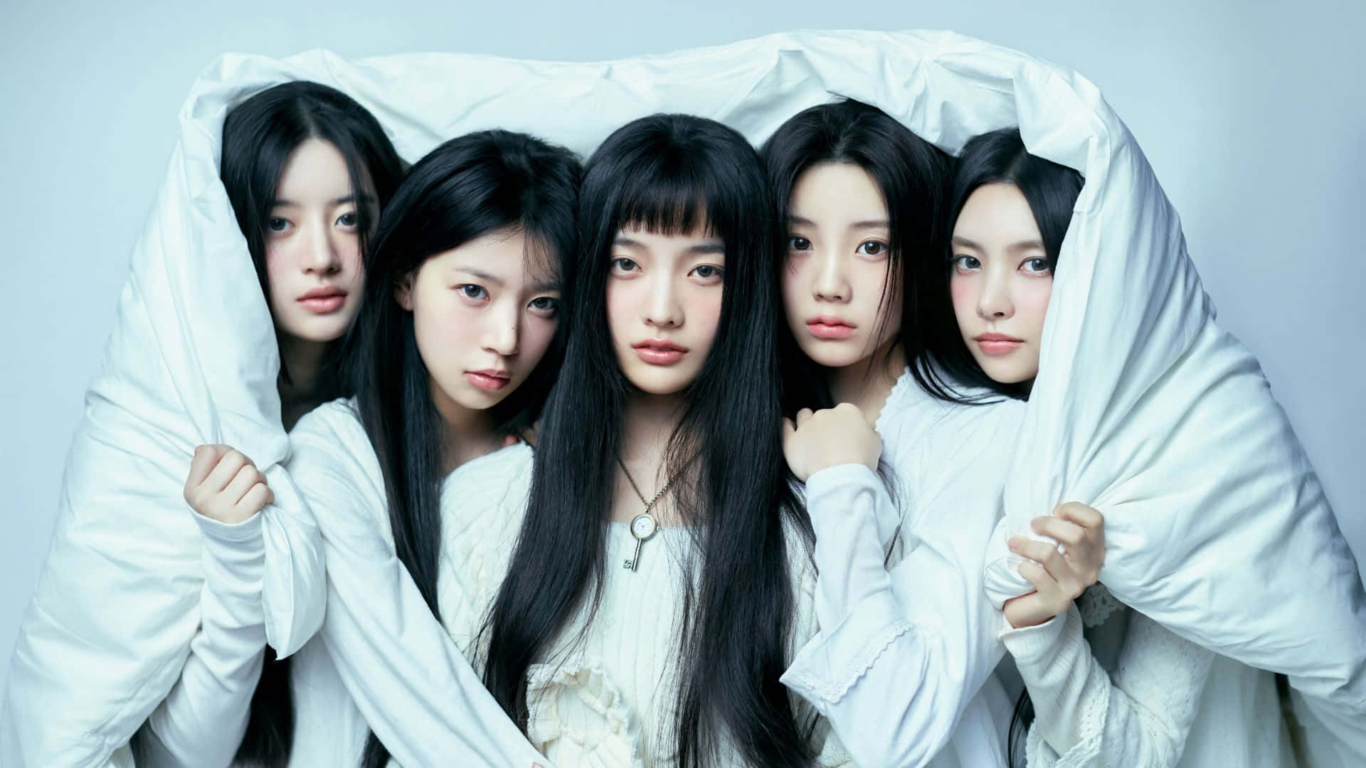 Illit, five young women, long dark hair, Full HD Desktop Wallpaper