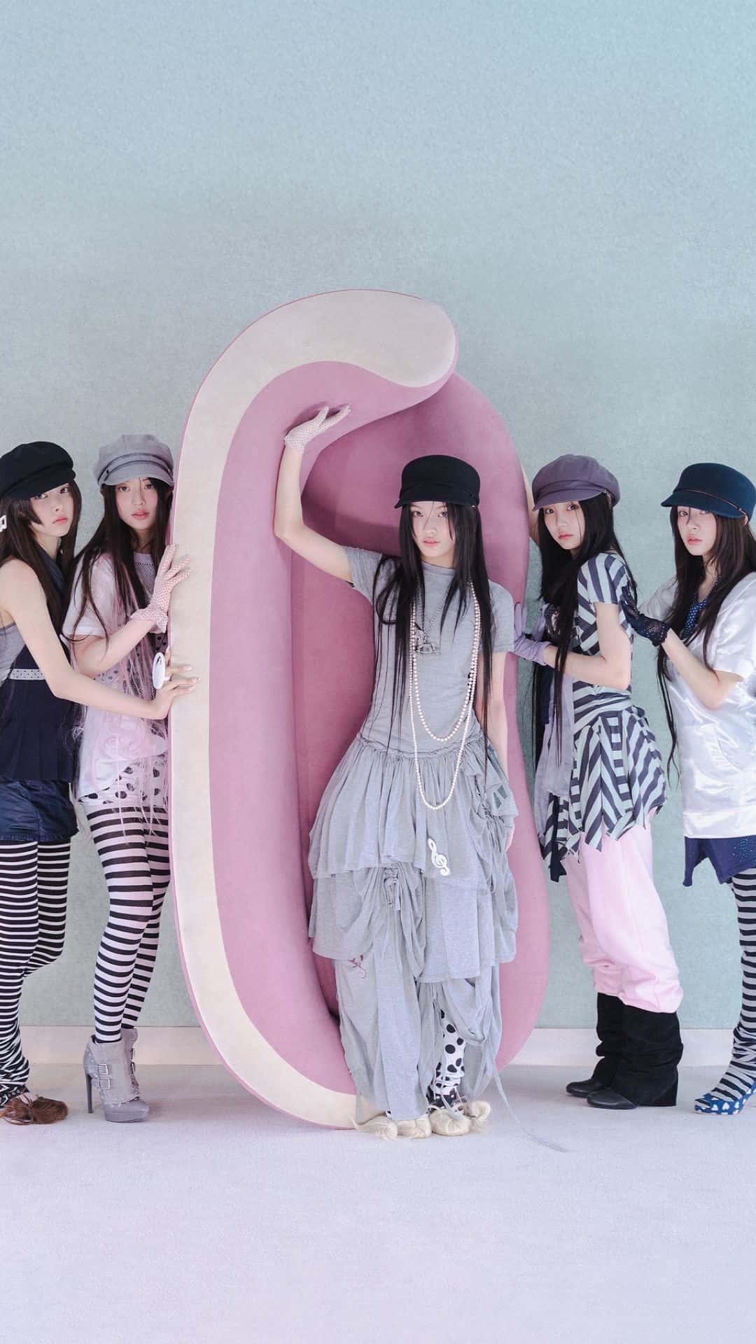 Illit, fashion group style, pink abstract sculpture, Full HD Phone Wallpaper