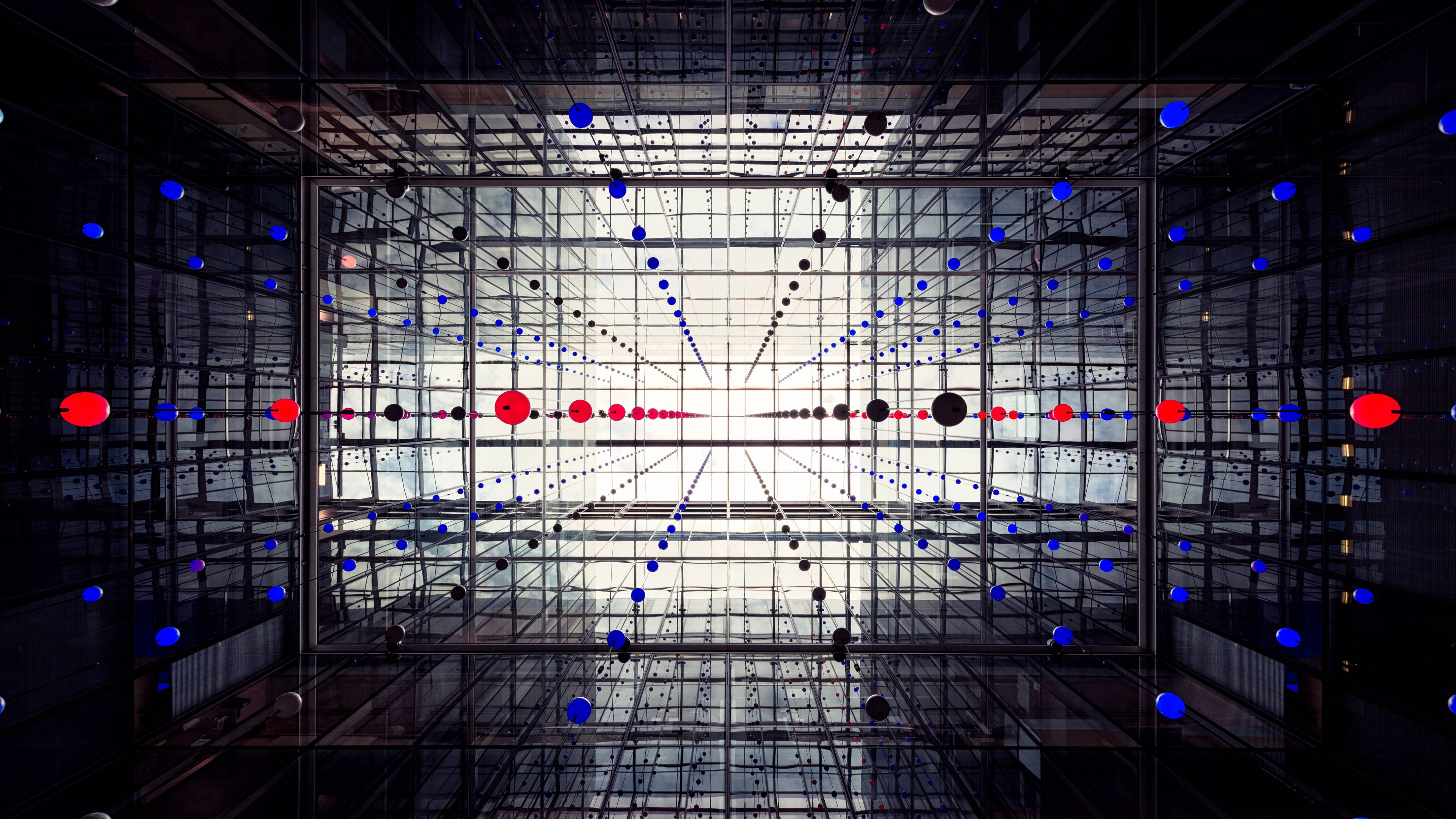 4D Ultra HD Tricolored Dots, glowing red and blue orbs, grid pattern, 4K Desktop Wallpaper