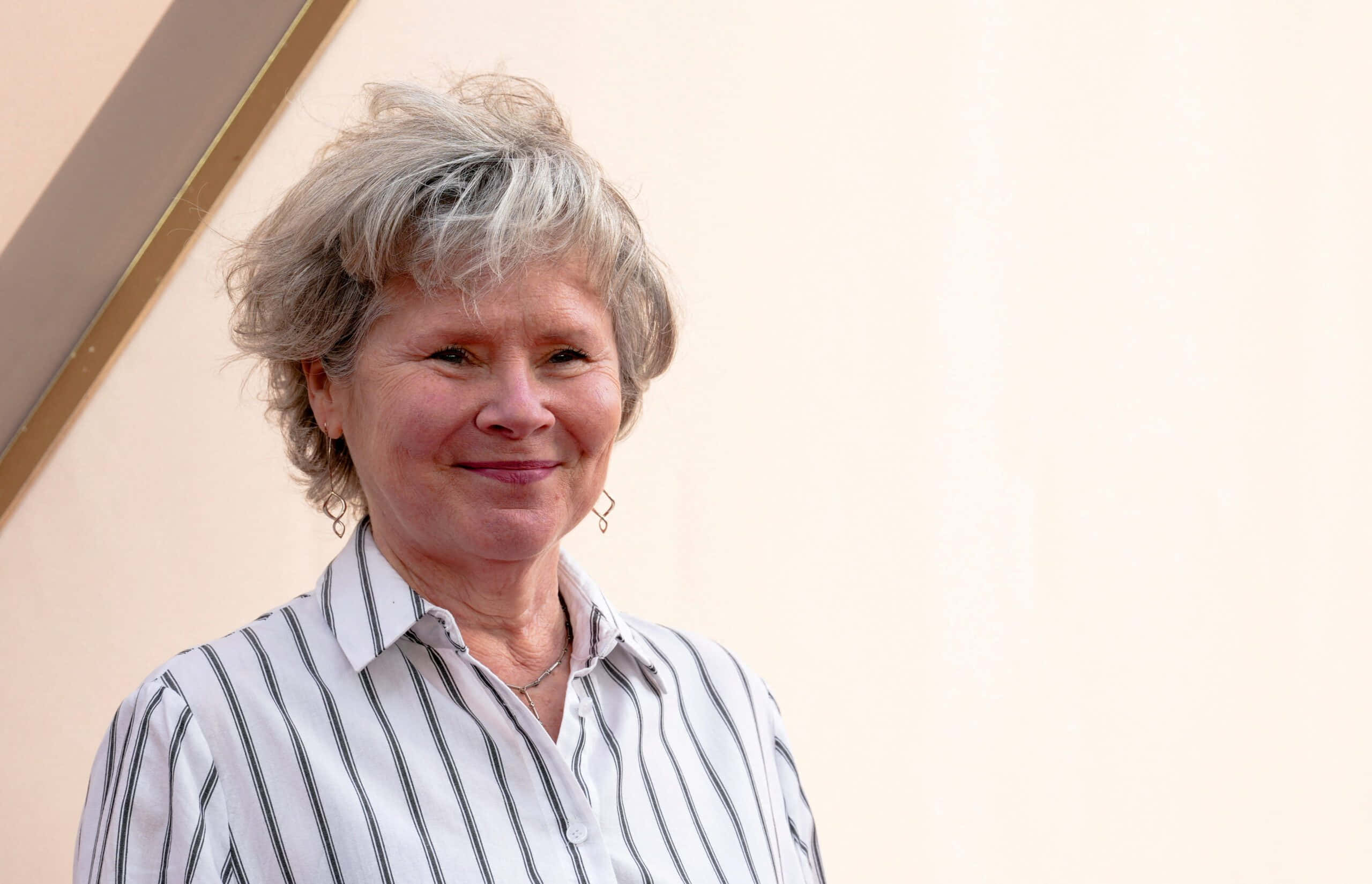 Imelda Staunton, white shirt, black vertical stripes, 2K Desktop Wallpaper