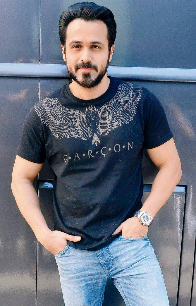 Imran Hashmi, black t-shirt, eagle graphic, SD Phone Wallpaper