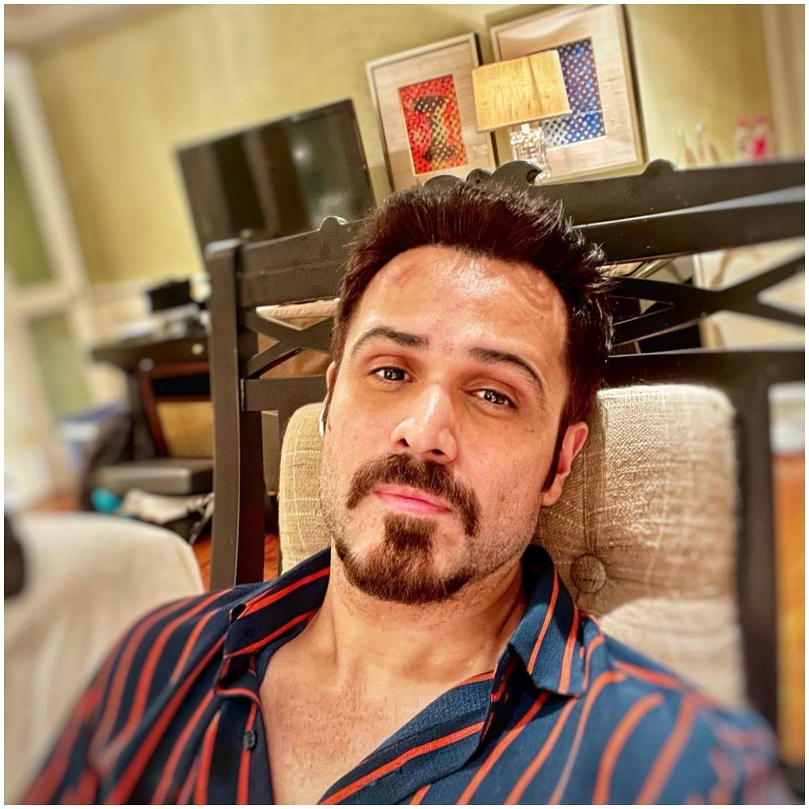 Imran Hashmi, living room, beard, HD Desktop Wallpaper