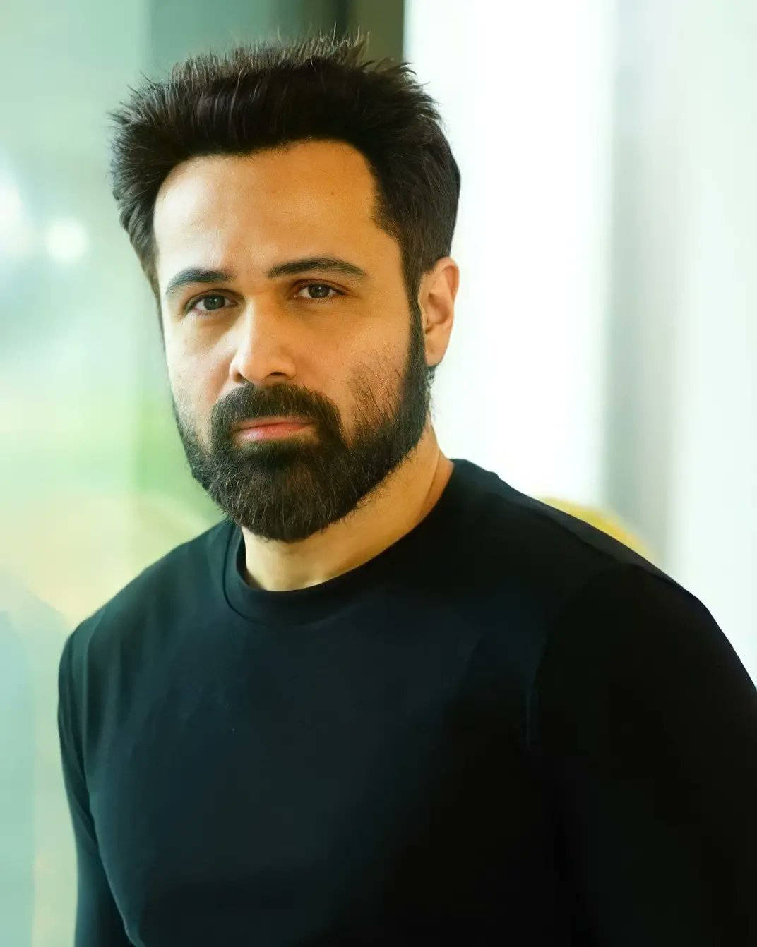 Imran Hashmi, black t-shirt, full beard, HD Phone Wallpaper