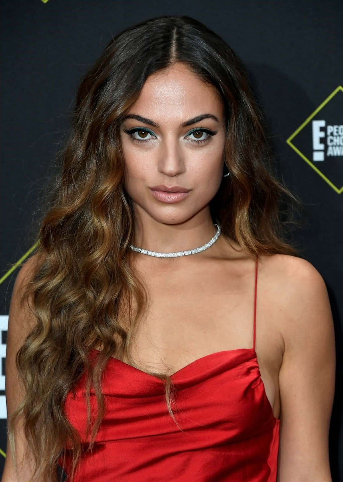 Inanna Sarkis, red satin dress, diamond choker, Full HD Phone Wallpaper