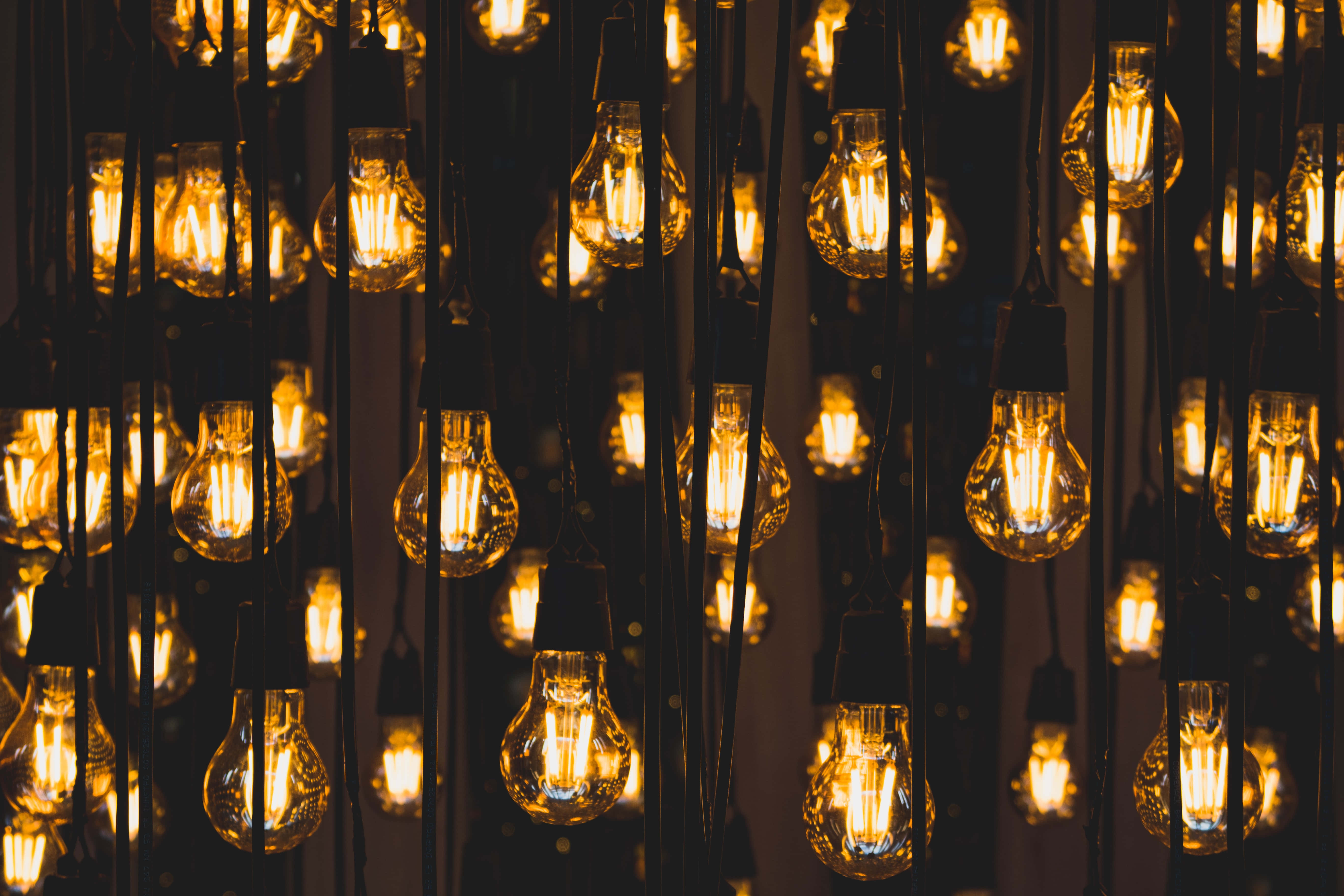 incandescent bulbs, vintage light bulbs, warm golden light, 5K Desktop Wallpaper