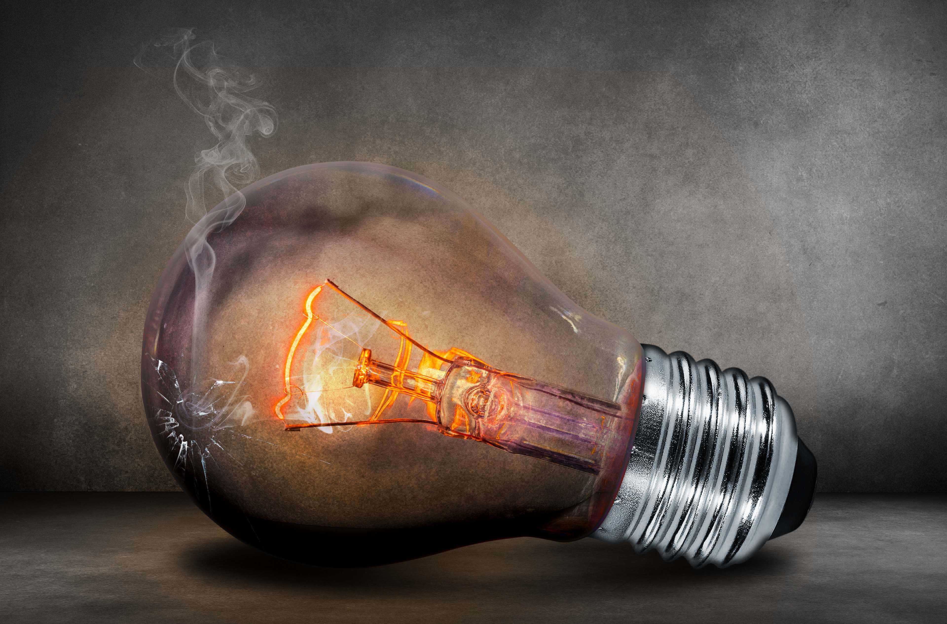 incandescent bulb, glowing filament, smoke, 4K Desktop Wallpaper