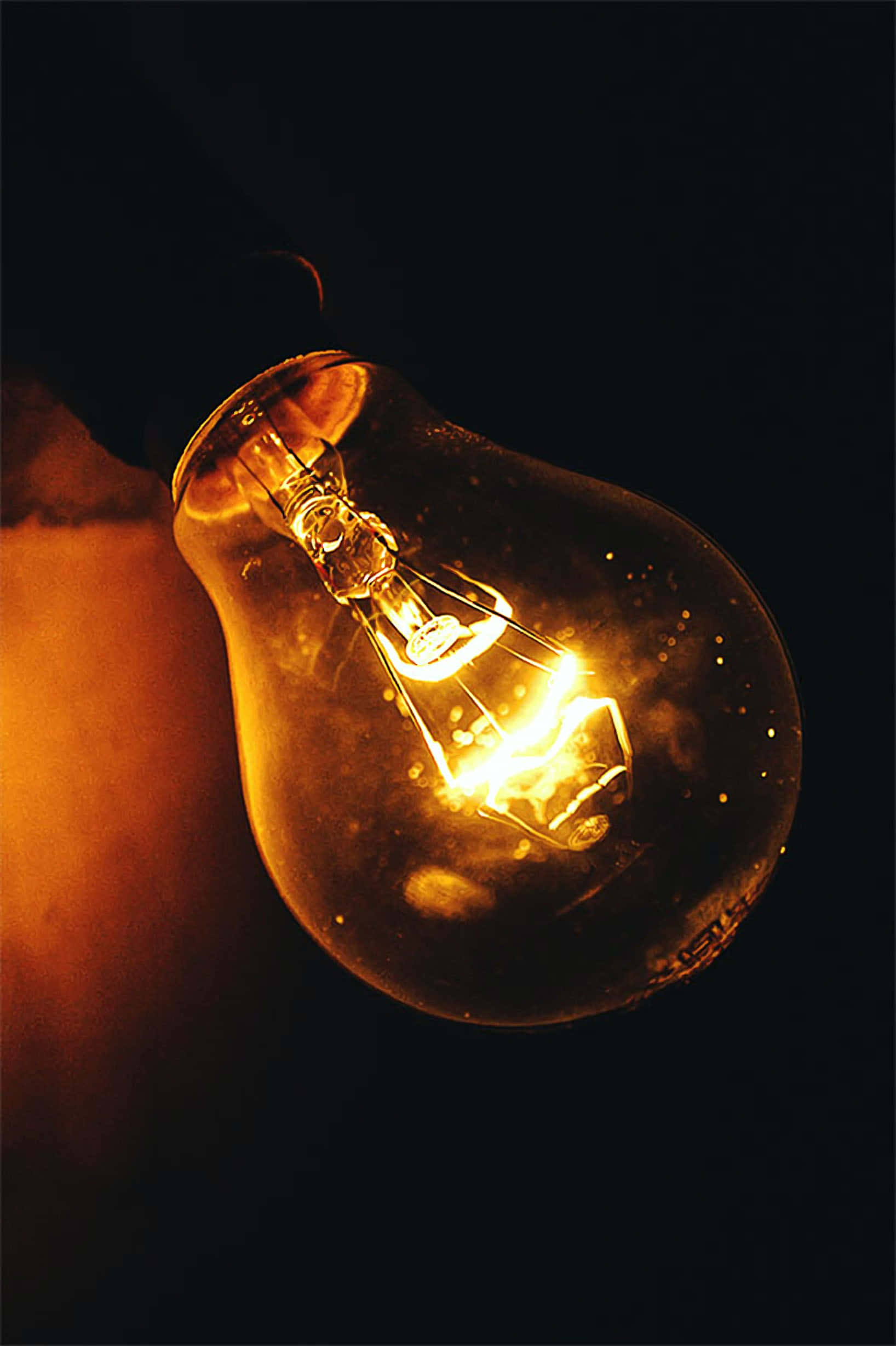 incandescent bulb, glitters, vintage light bulb, Full HD Phone Wallpaper