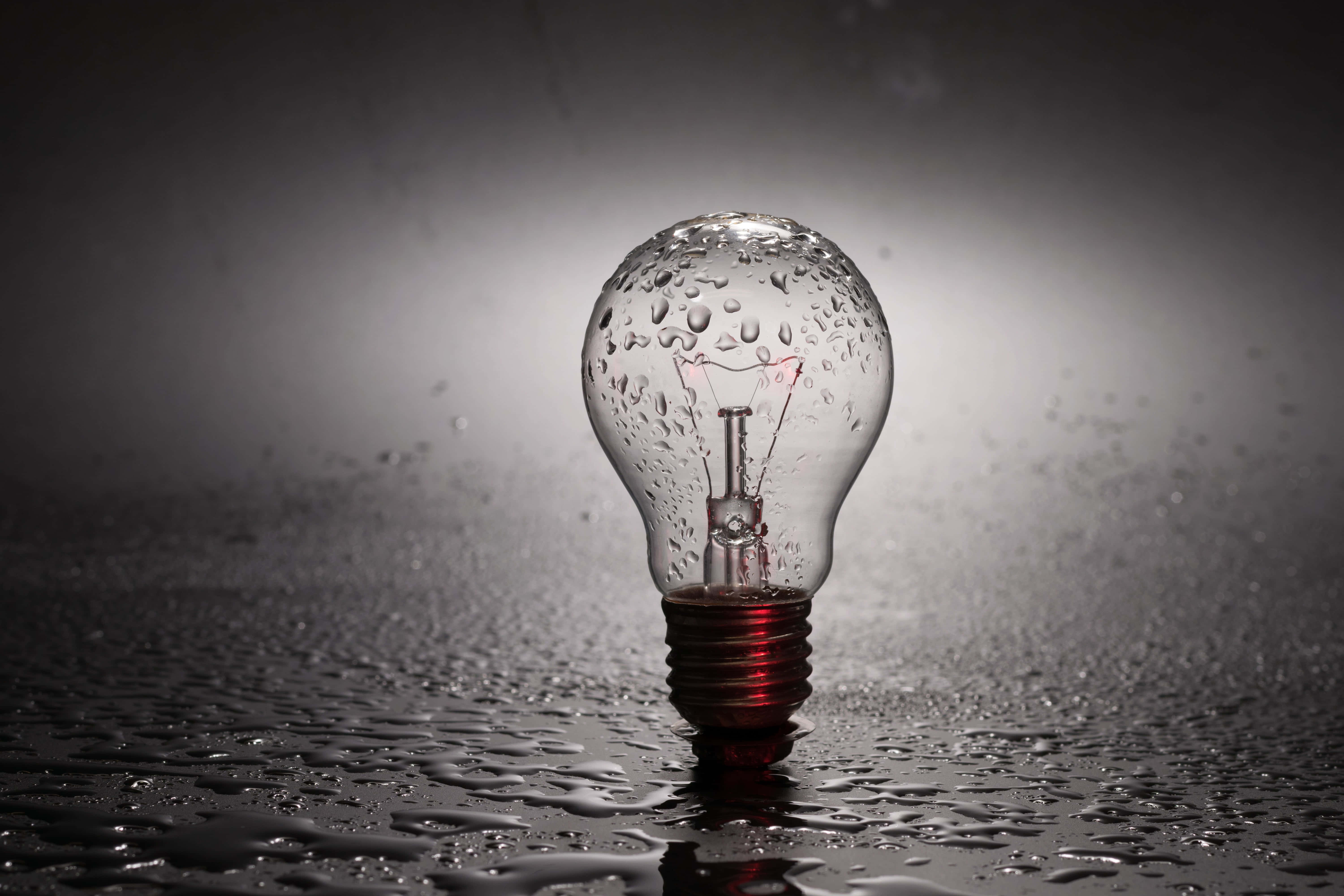 incandescent bulb, wet ground, red base, 5K Desktop Wallpaper