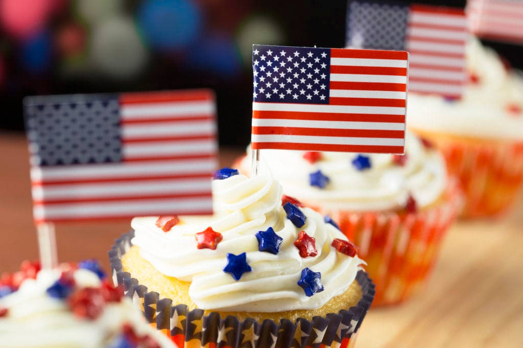 Independence Day, white frosting, red blue star sprinkles, SD Desktop Wallpaper