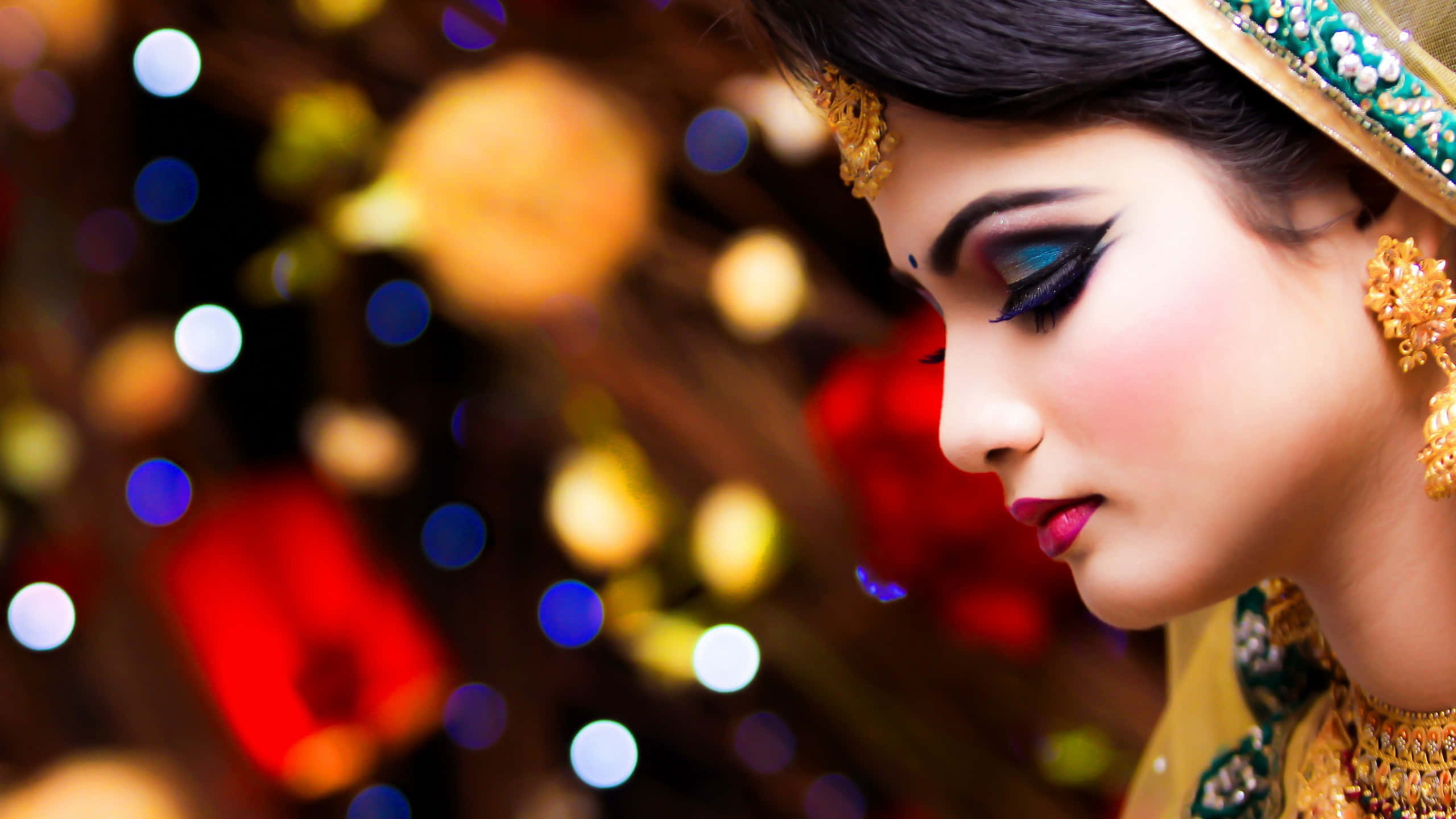 Indian woman, ornate traditional attire, bold makeup, 2K Desktop Wallpaper
