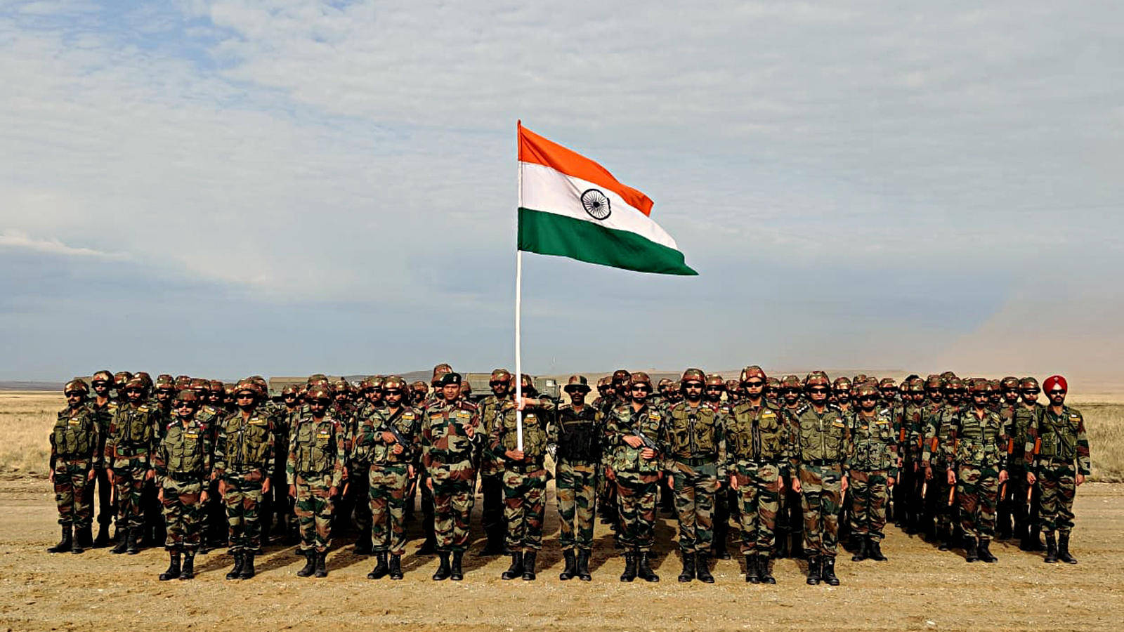 Indian Army, camouflage, barren field, HD Desktop Wallpaper