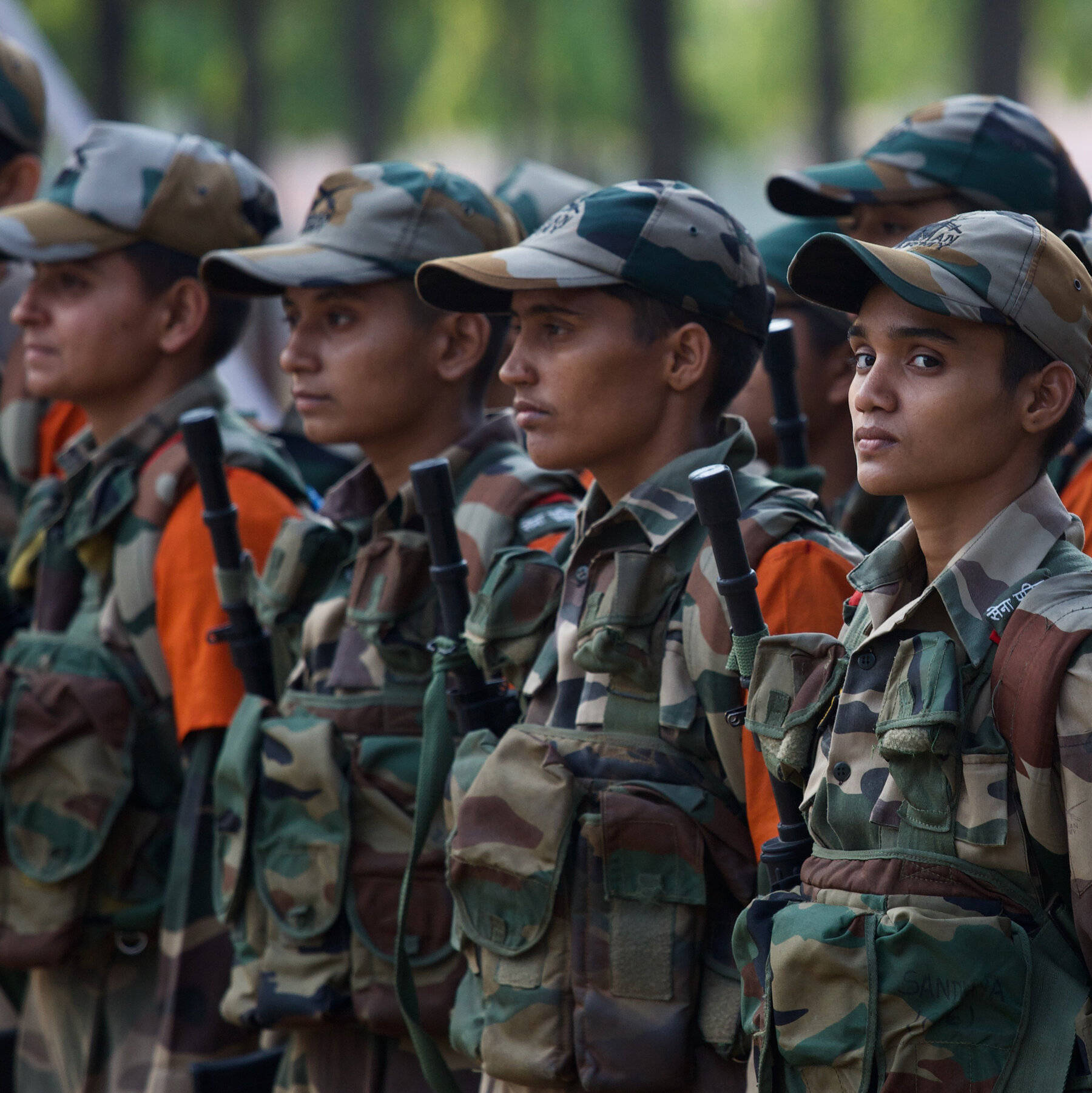 female Indian soldiers, camouflage uniforms, rifles slung, HD Phone Wallpaper