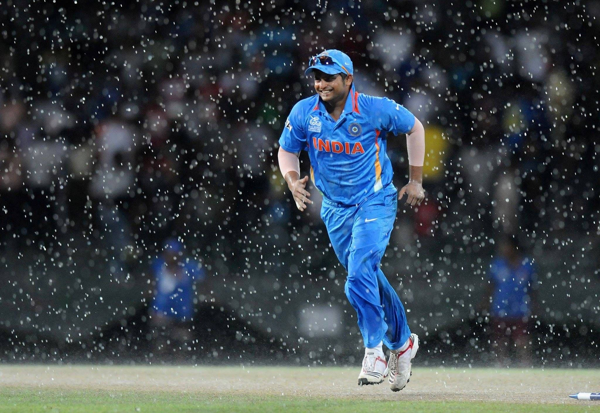 Indian Cricket Team, blue uniform, running, Full HD Desktop Wallpaper
