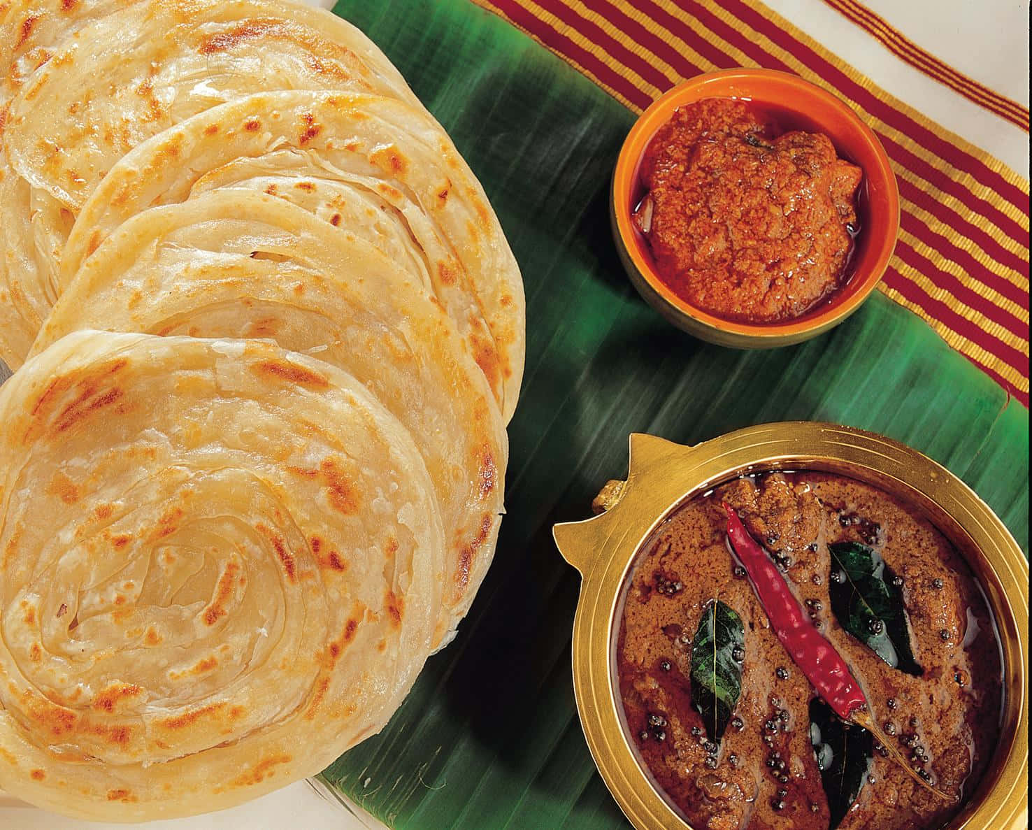 spicy curry, flatbread, parathas, HD Desktop Wallpaper