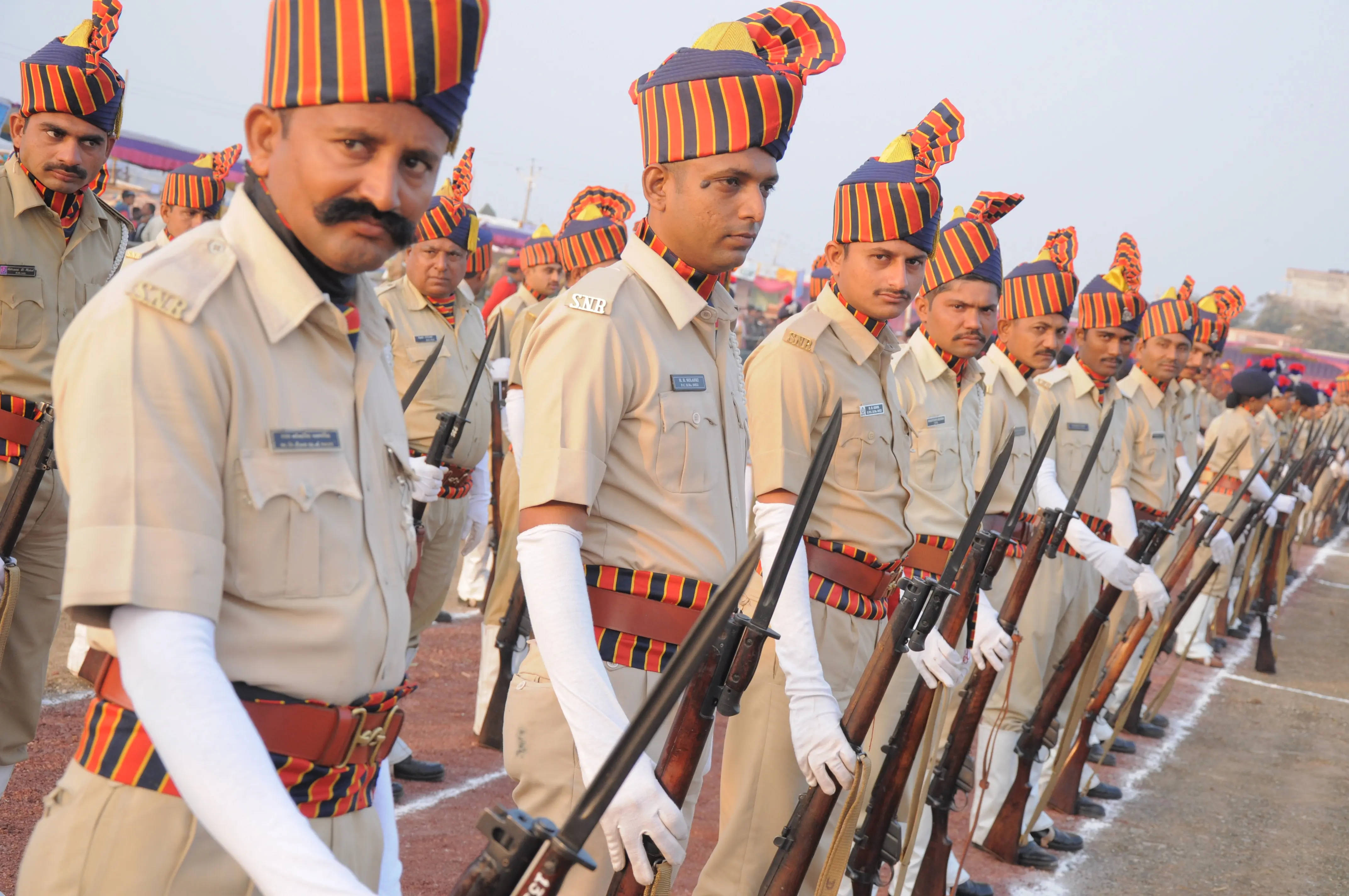 Indian Police, khaki uniforms, colorful striped turbans, 4K Desktop Wallpaper