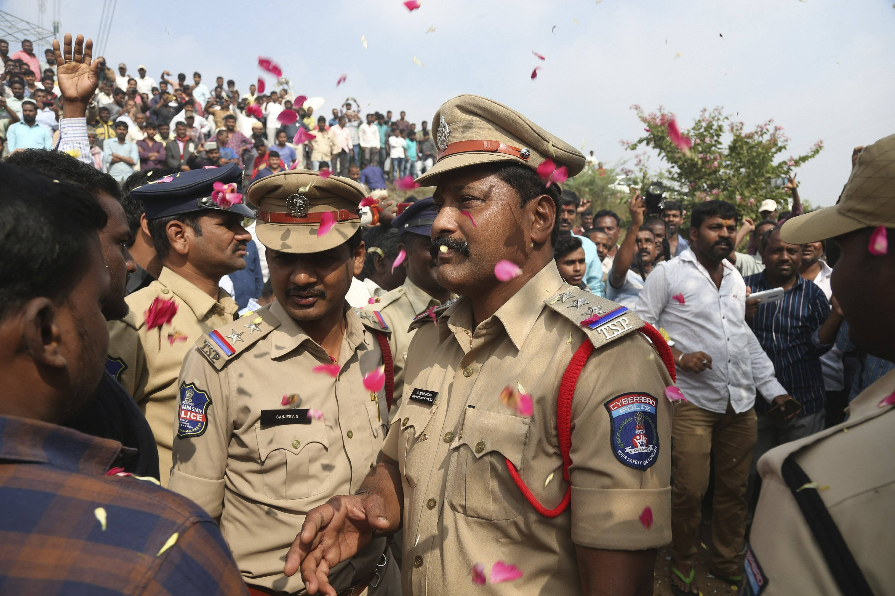 Indian Police, khaki uniforms, festival, 2K Desktop Wallpaper