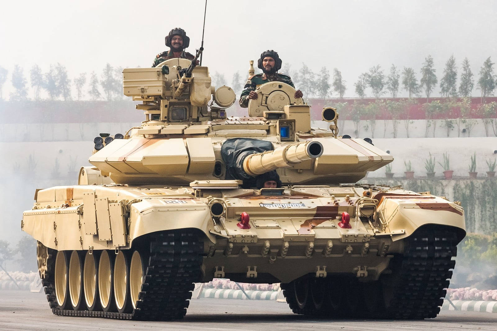 T-90, Indian Soldiers, tan armored tank, HD Desktop Wallpaper