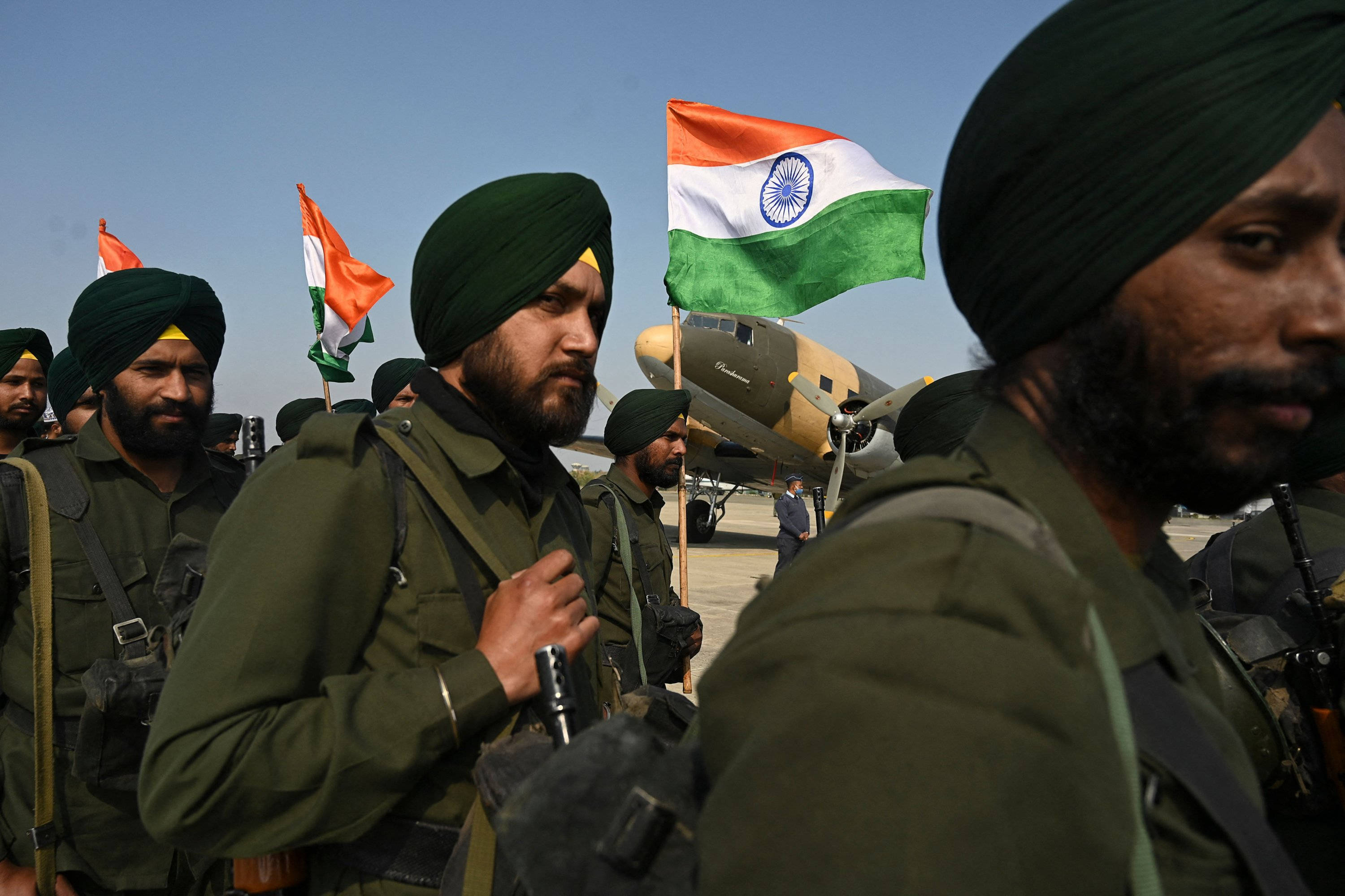 Indian Soldiers, green uniforms, turbans, 2K Desktop Wallpaper