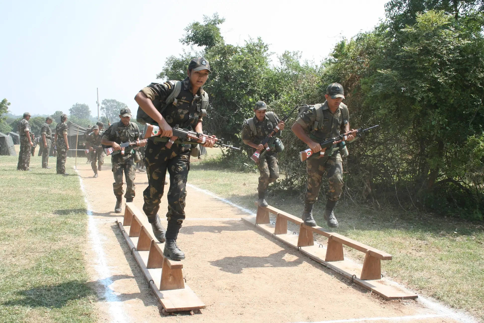 Indian Soldiers, camouflage gear, wooden obstacle course, Full HD Desktop Wallpaper