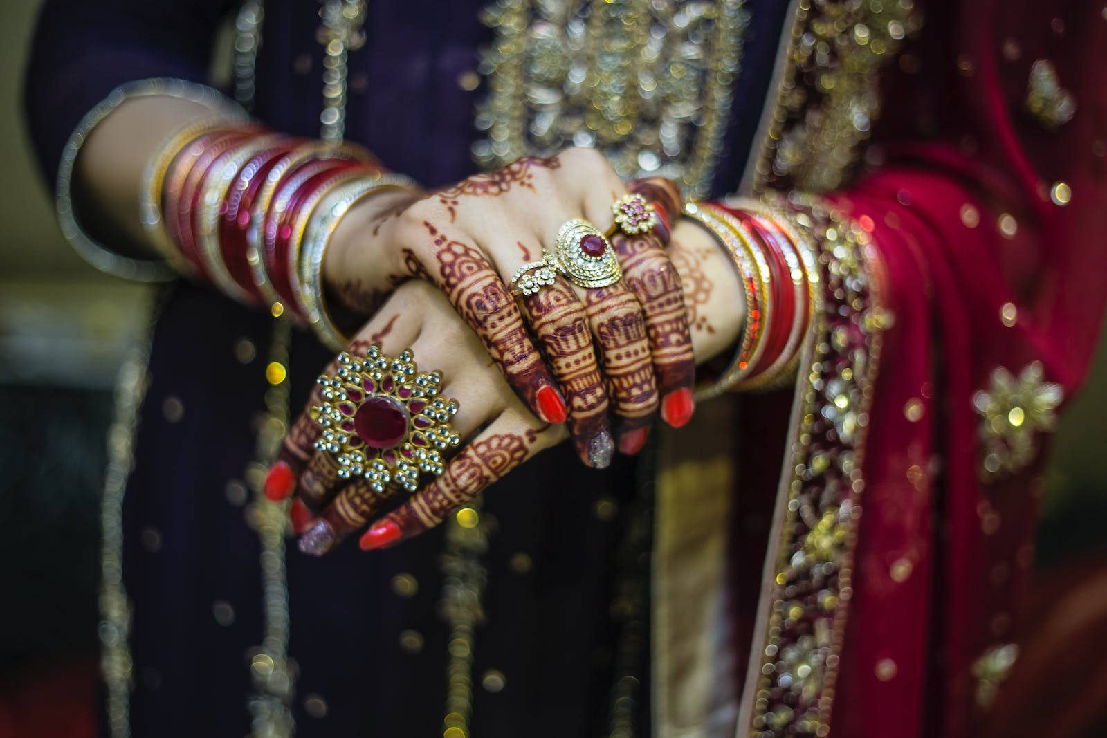 Indian Wedding, henna patterns, gold jewelry, HD Desktop Wallpaper