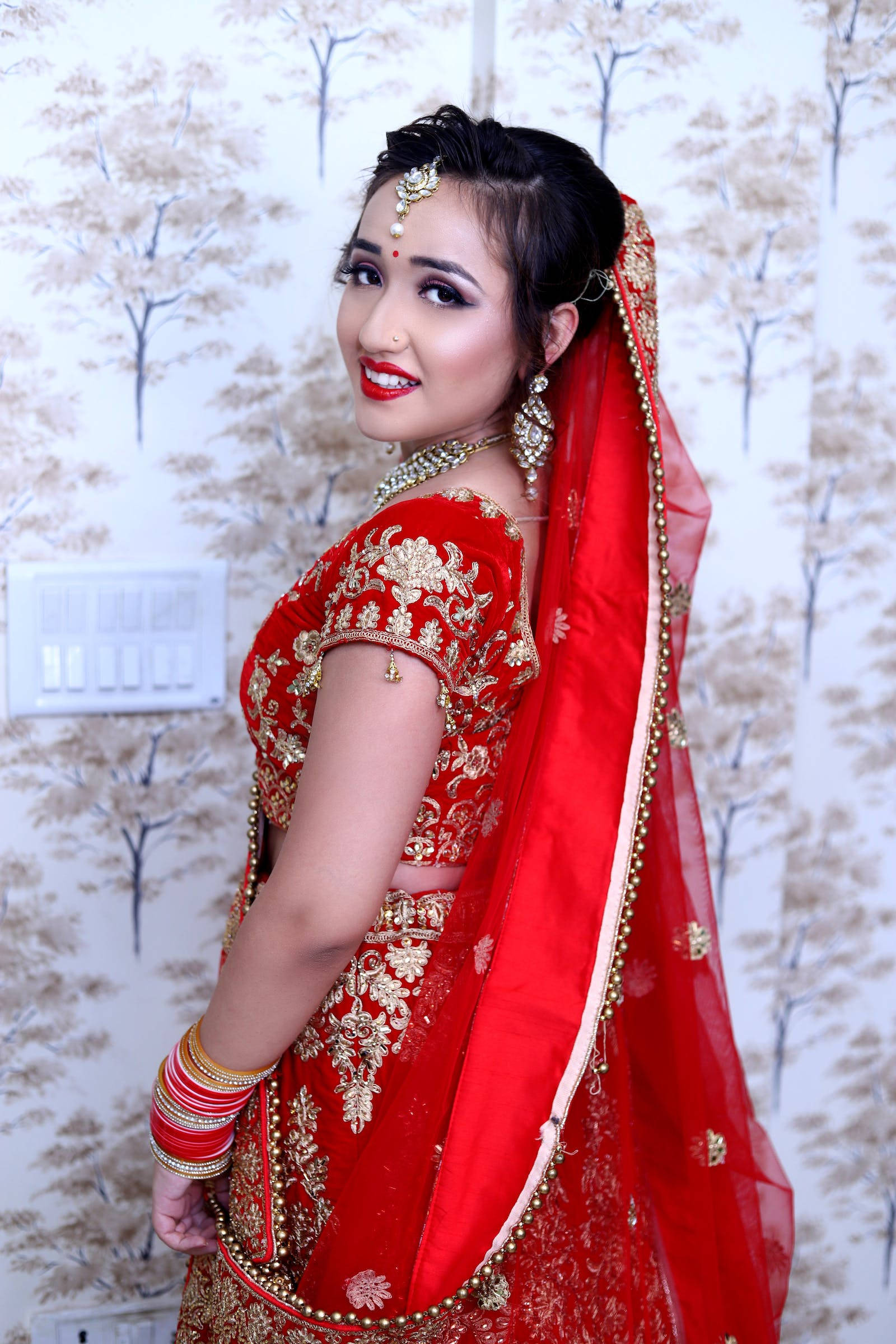 Indian Wedding, red gold sari, red and gold embroidered bridal lehenga, Full HD Phone Wallpaper