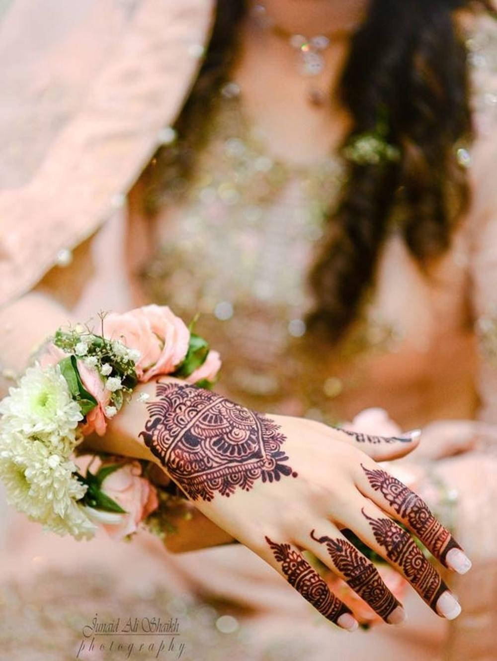 stunning bridal henna close up, dark red henna patterns, pink and white flowers, HD Phone Wallpaper