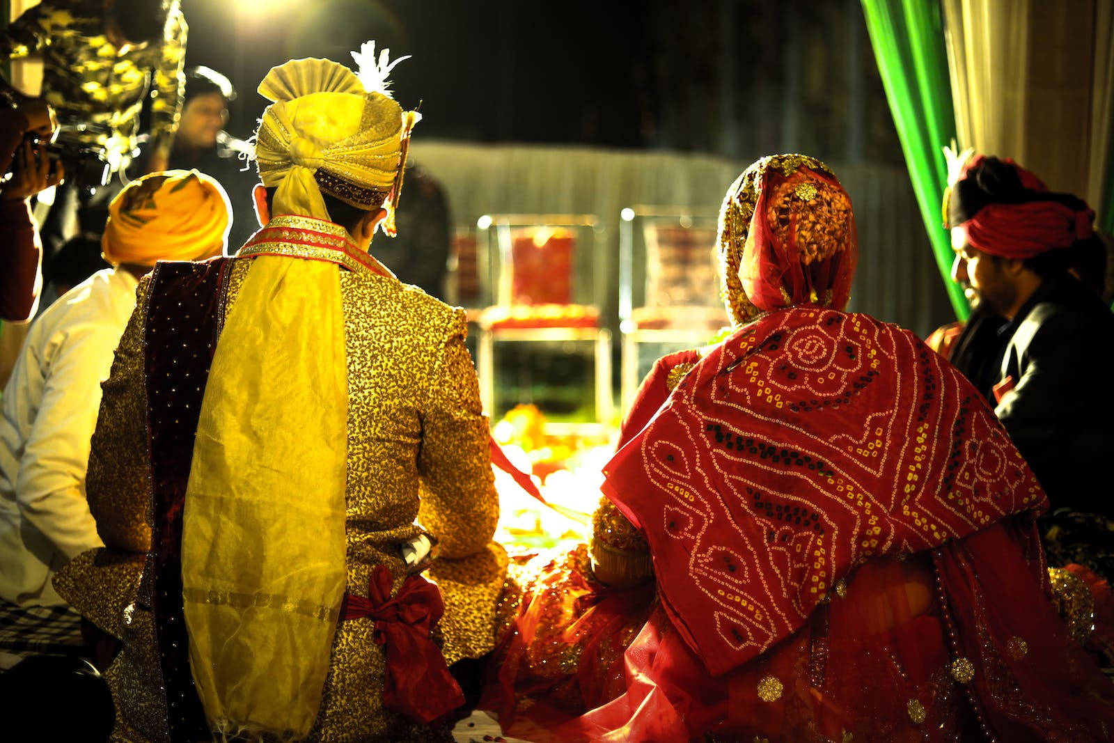 Indian Wedding, ceremonial fire, ornate traditional wedding attire, HD Desktop Wallpaper